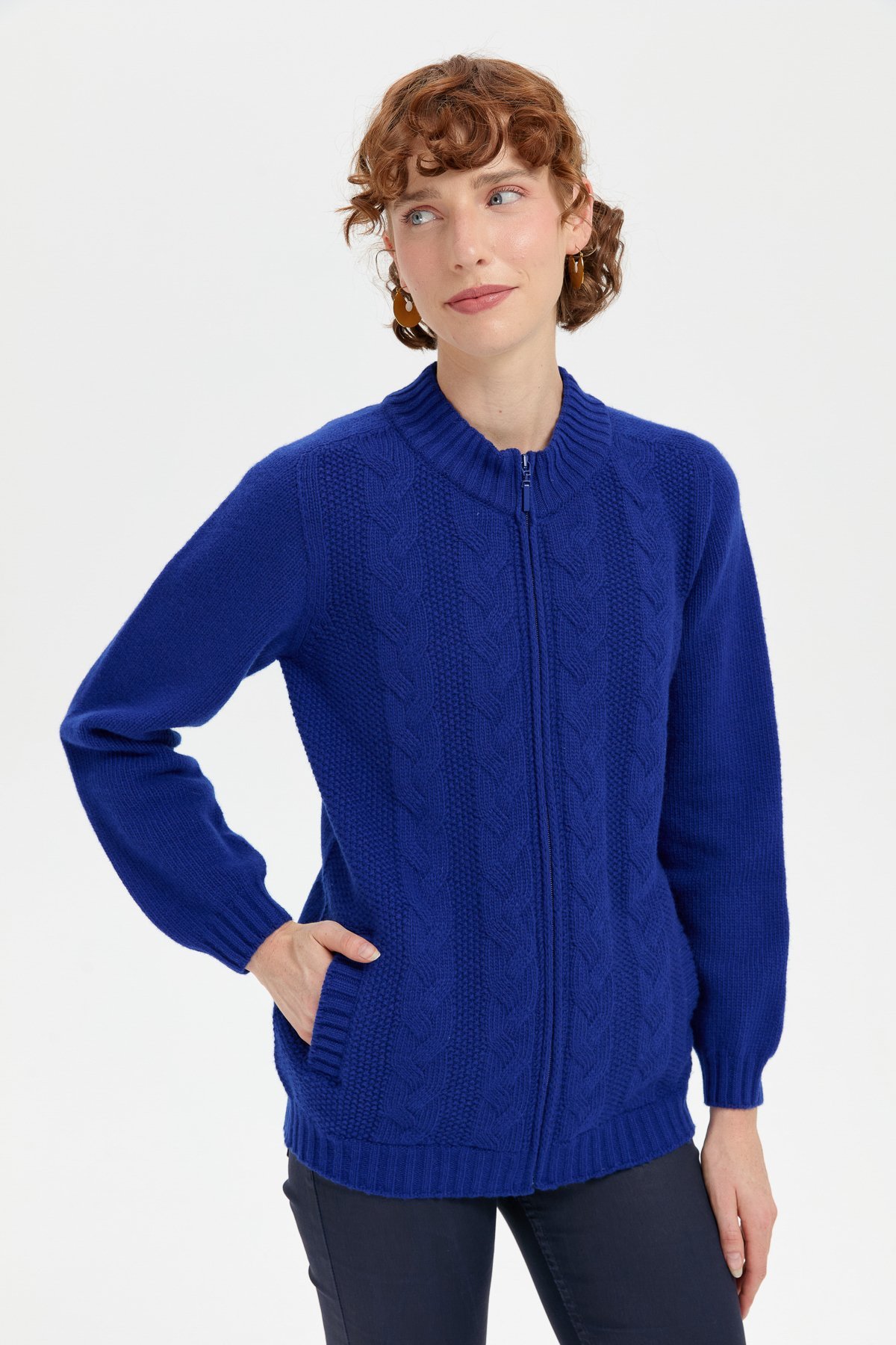 24268Kadın Dik Yaka Dikişsiz Önü Saç Örgülü Yün Hırka K.S.Mavi