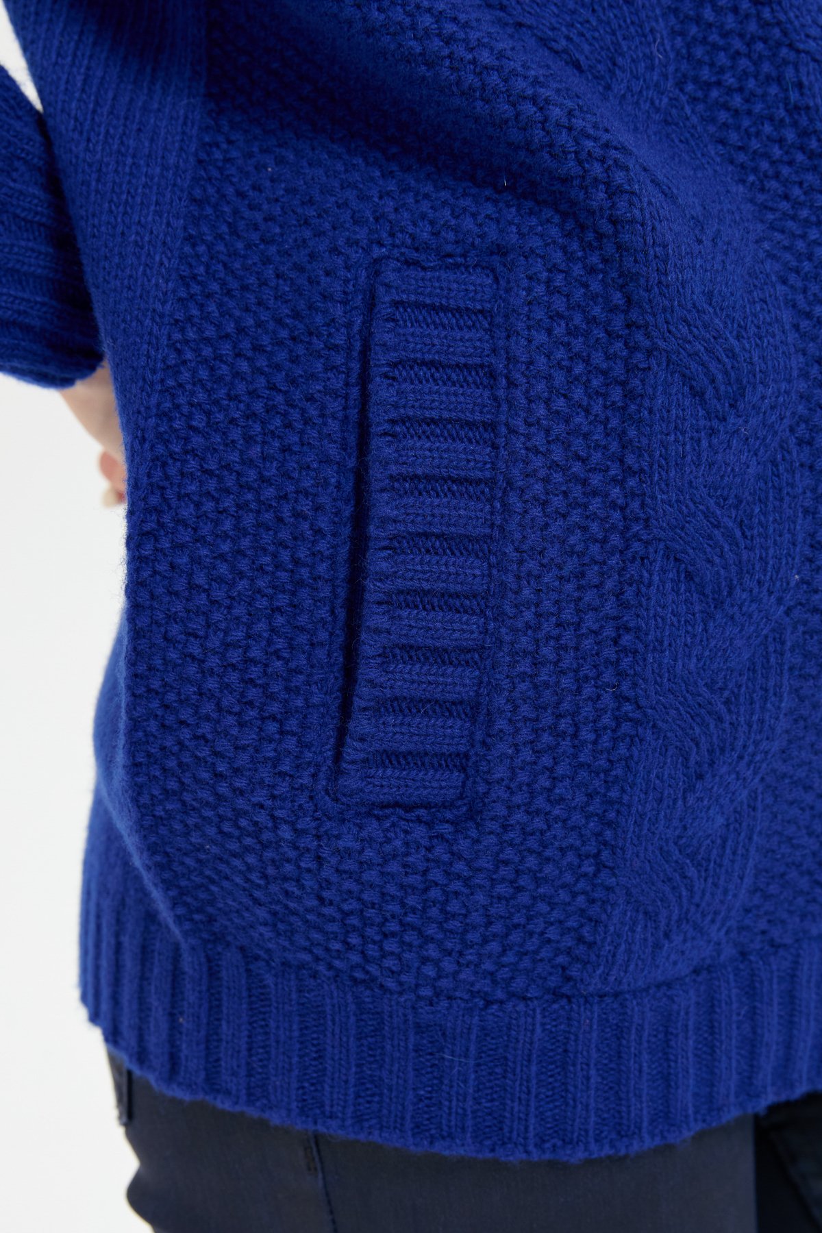 24268Kadın Dik Yaka Dikişsiz Önü Saç Örgülü Yün Hırka K.S.Mavi