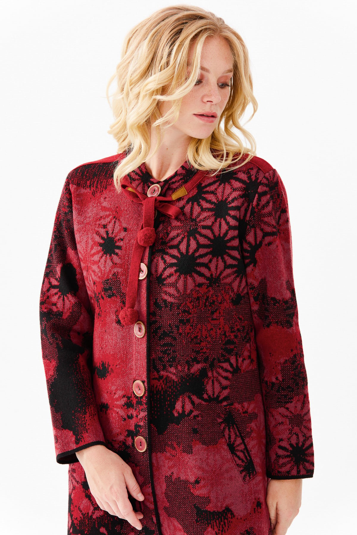 22159Women'S Long Patterned Coat With A Stand-Up Collar Red