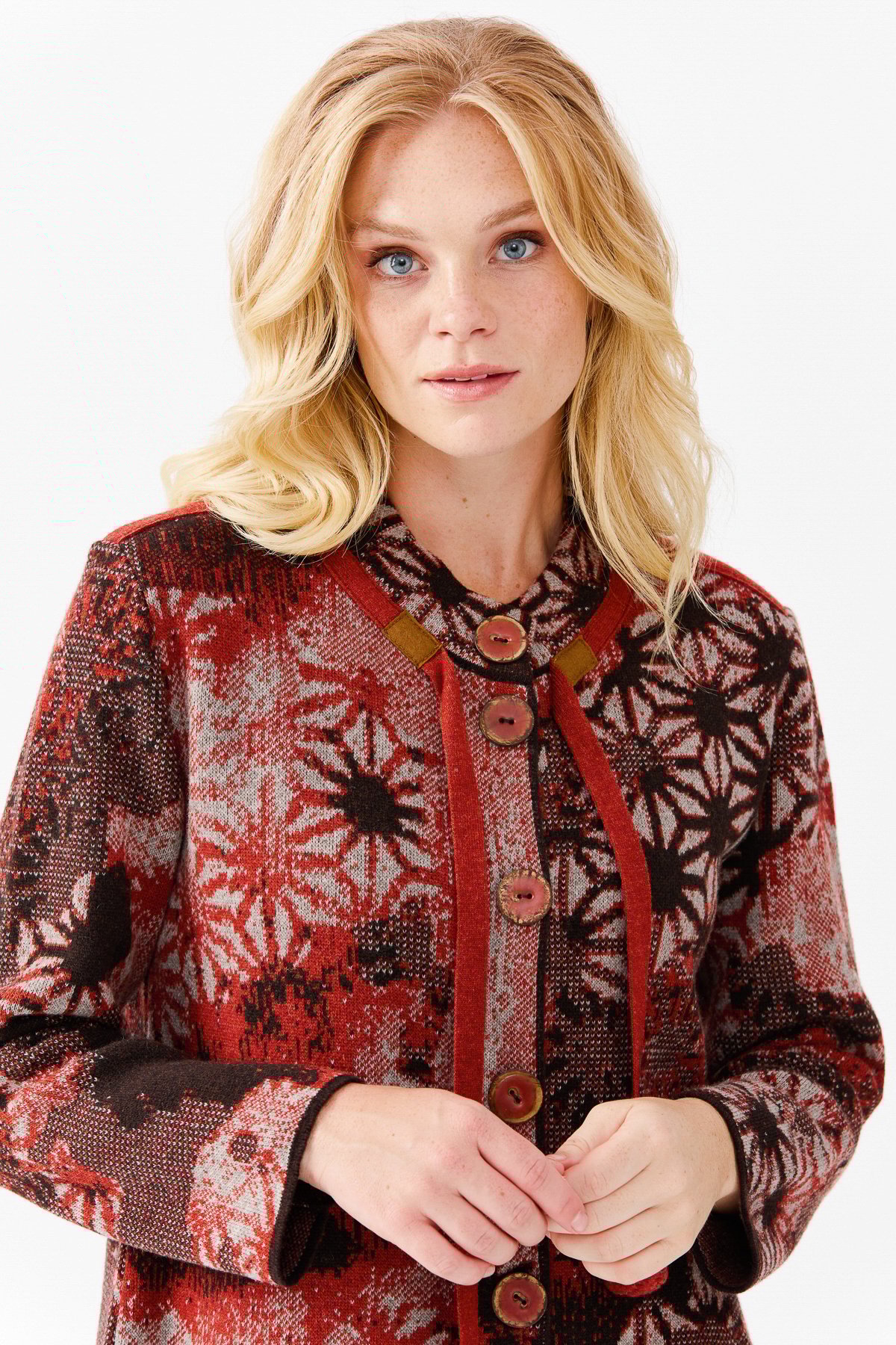 22159Женское длинное пальто с воротником-стойкой и рисунком, кирпичного цвета