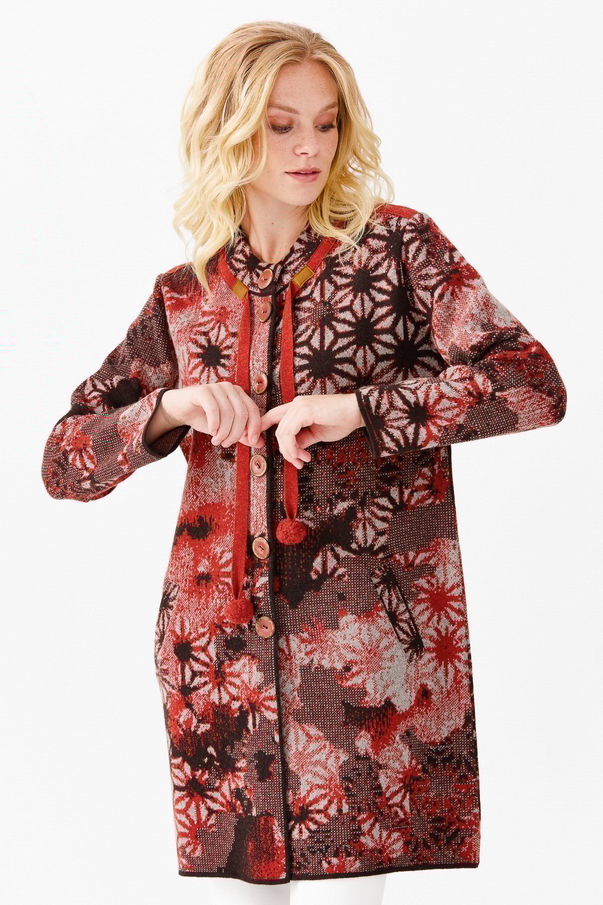 22159Женское длинное пальто с воротником-стойкой и рисунком, кирпичного цвета