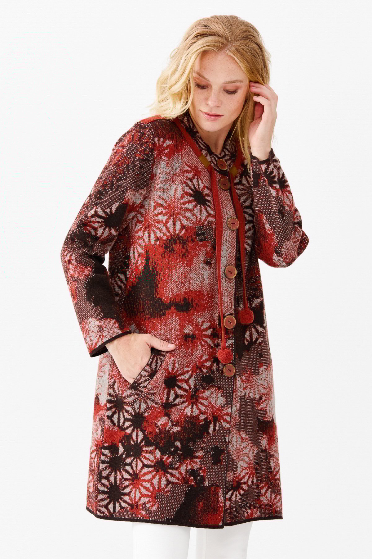 22159Женское длинное пальто с воротником-стойкой и рисунком, кирпичного цвета