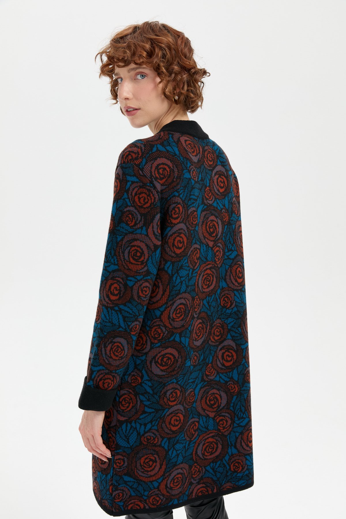 24048Kadın Dik Yaka Gül Desenli Uzun Yün Kaban Siyah_K.petrol