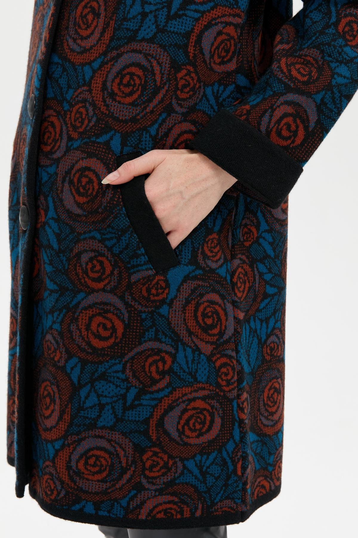 24048Kadın Dik Yaka Gül Desenli Uzun Yün Kaban Siyah_K.petrol