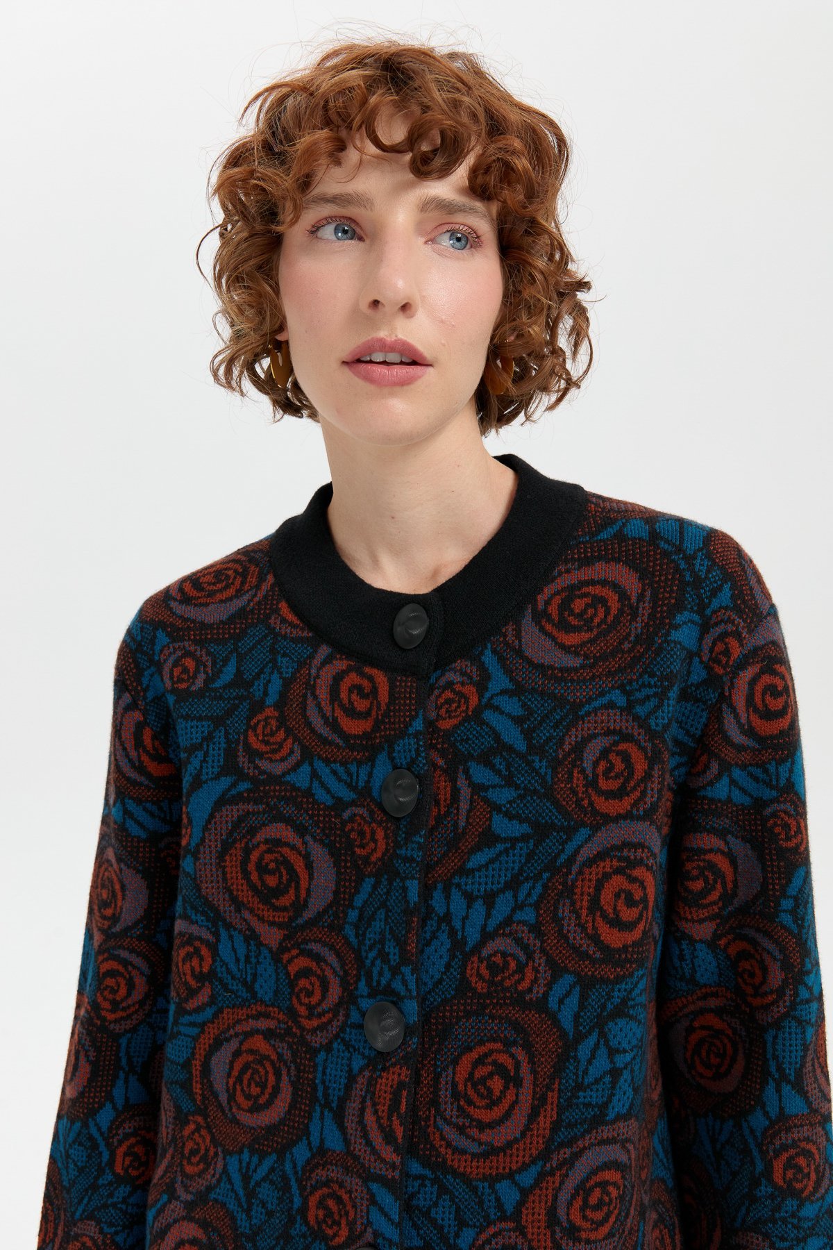 24048Kadın Dik Yaka Gül Desenli Uzun Yün Kaban Siyah_K.petrol