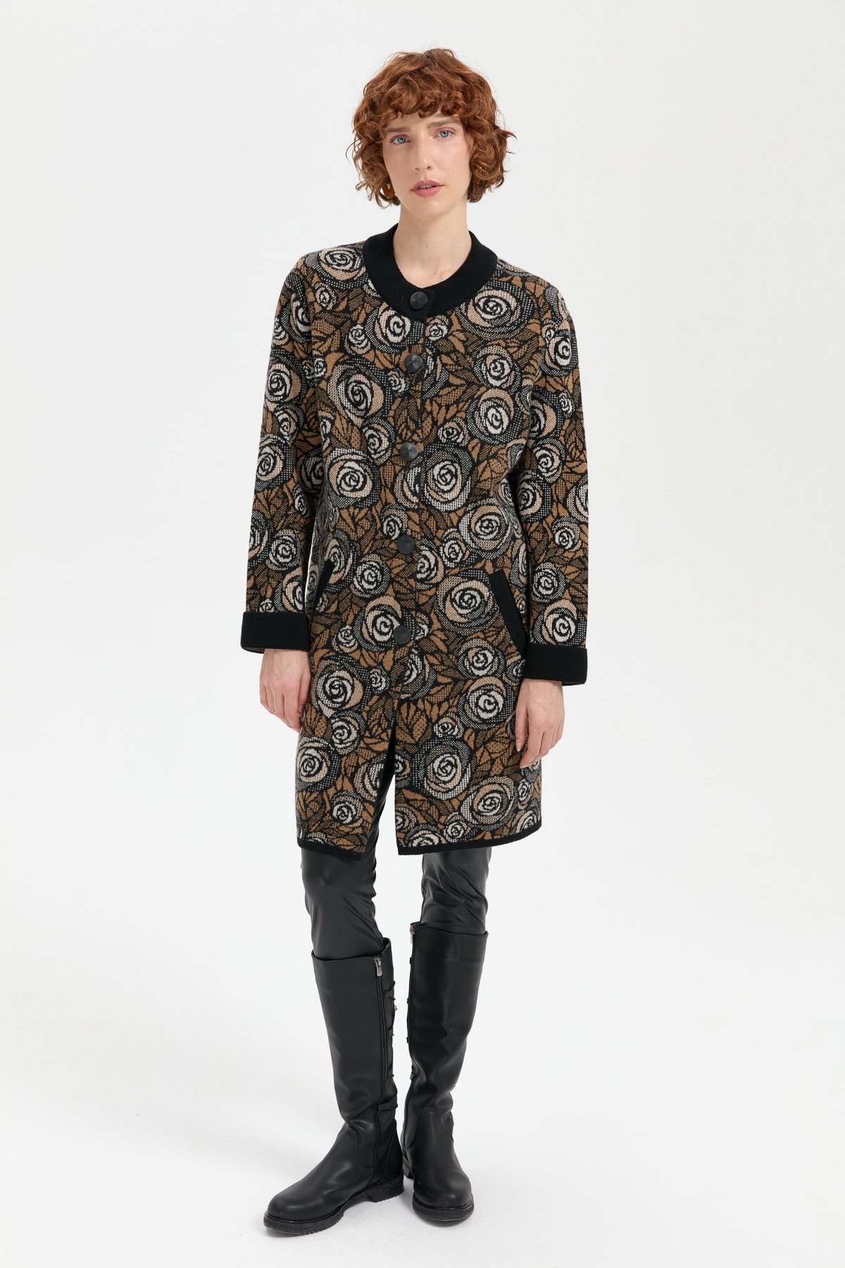 24048Kadın Dik Yaka Gül Desenli Uzun Yün Kaban Siyah_V.camel