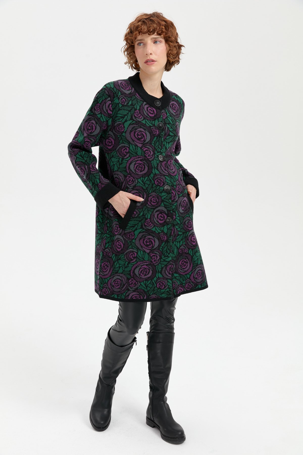 24048Kadın Dik Yaka Gül Desenli Uzun Yün Kaban Siyah_A.mor