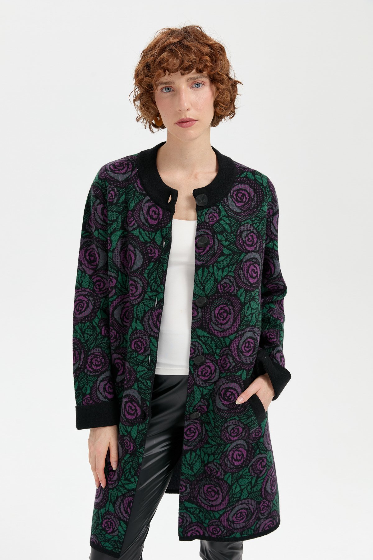 24048Kadın Dik Yaka Gül Desenli Uzun Yün Kaban Siyah_A.mor