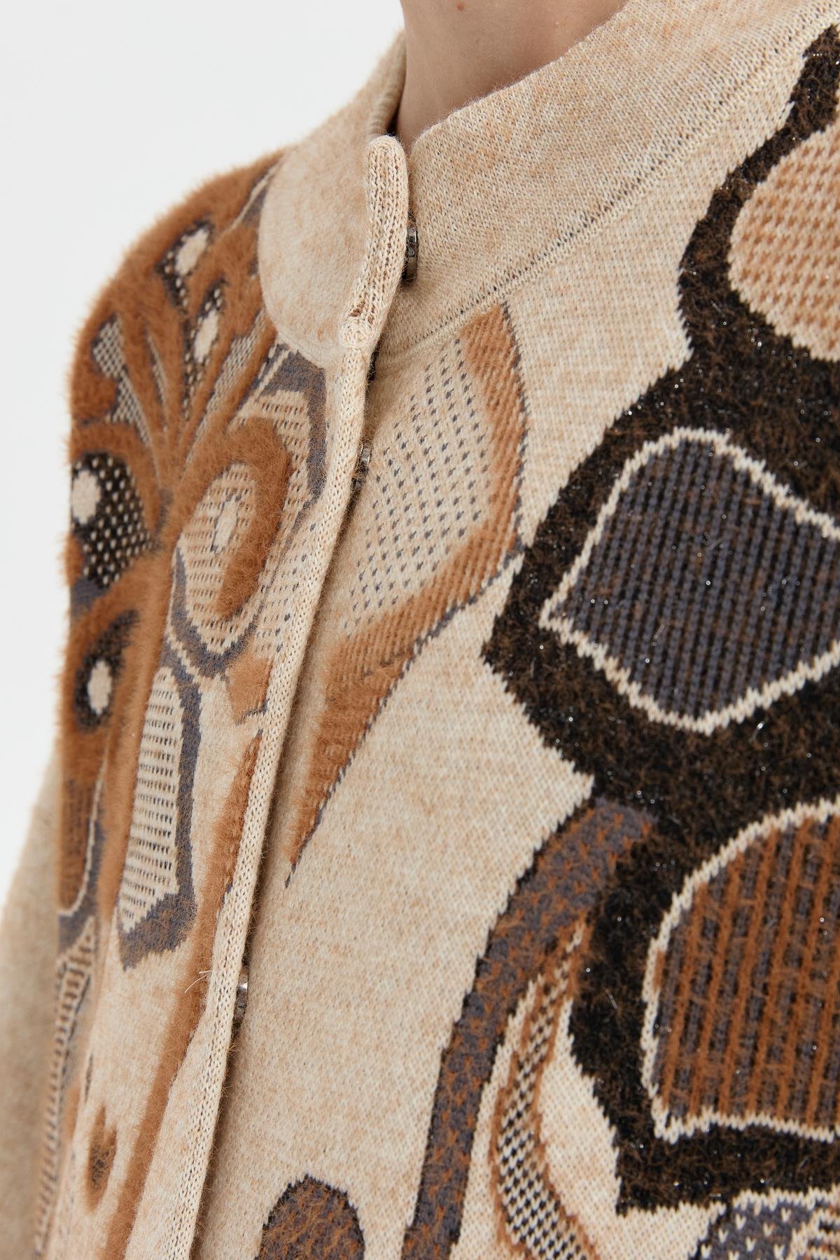 24063Kadın Dik Yaka Karışık Büyük Çiçekli Panço T.Melanj_Siyah Sim