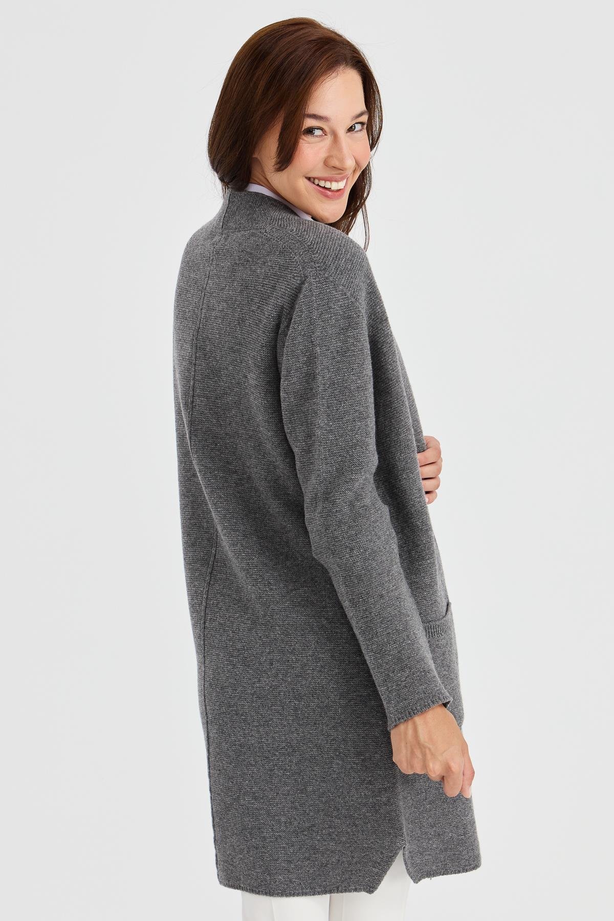 23151Kadın Dik Yaka Kendinden Bantlı Uzun Yün Kaban Füme