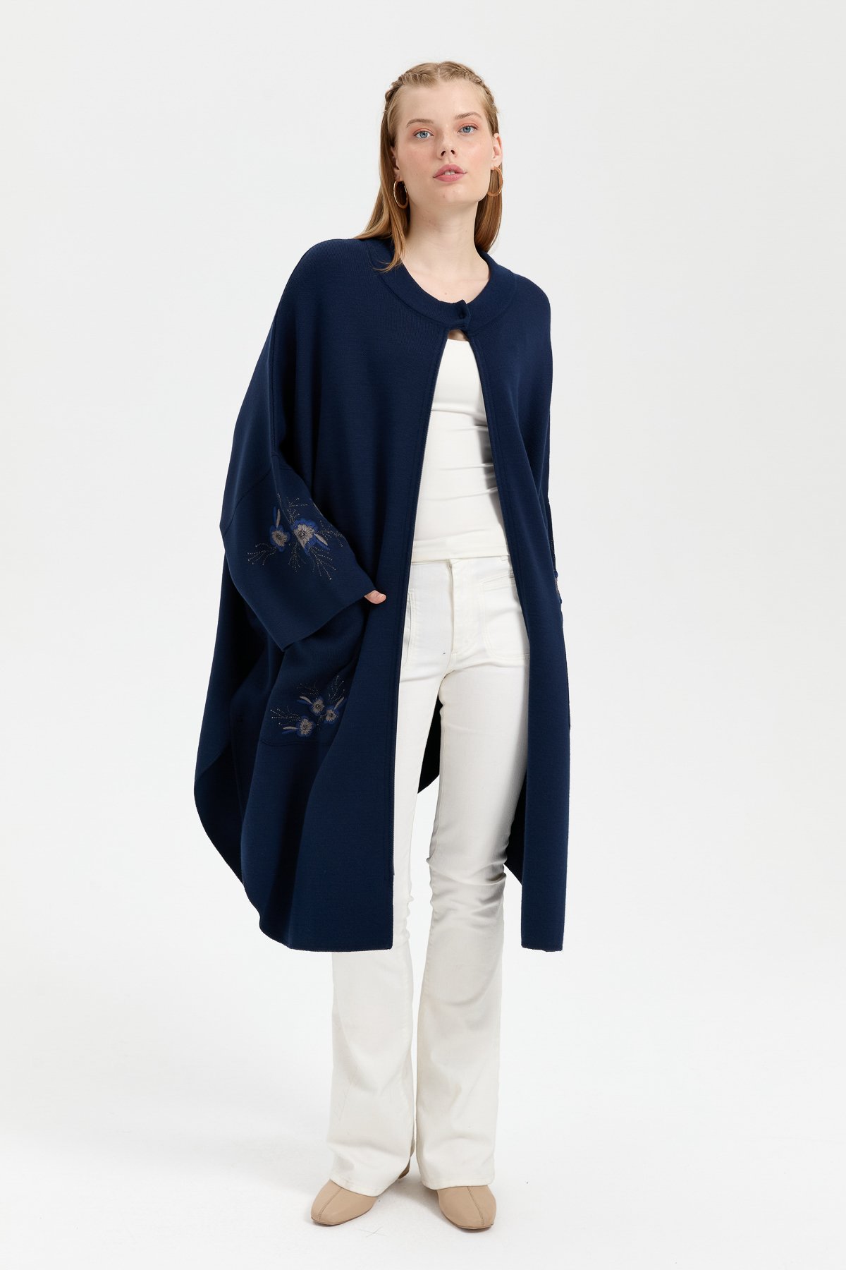 24057Kadın Dik Yaka Kolu ve Cebi İşlemeli Panço Lacivert