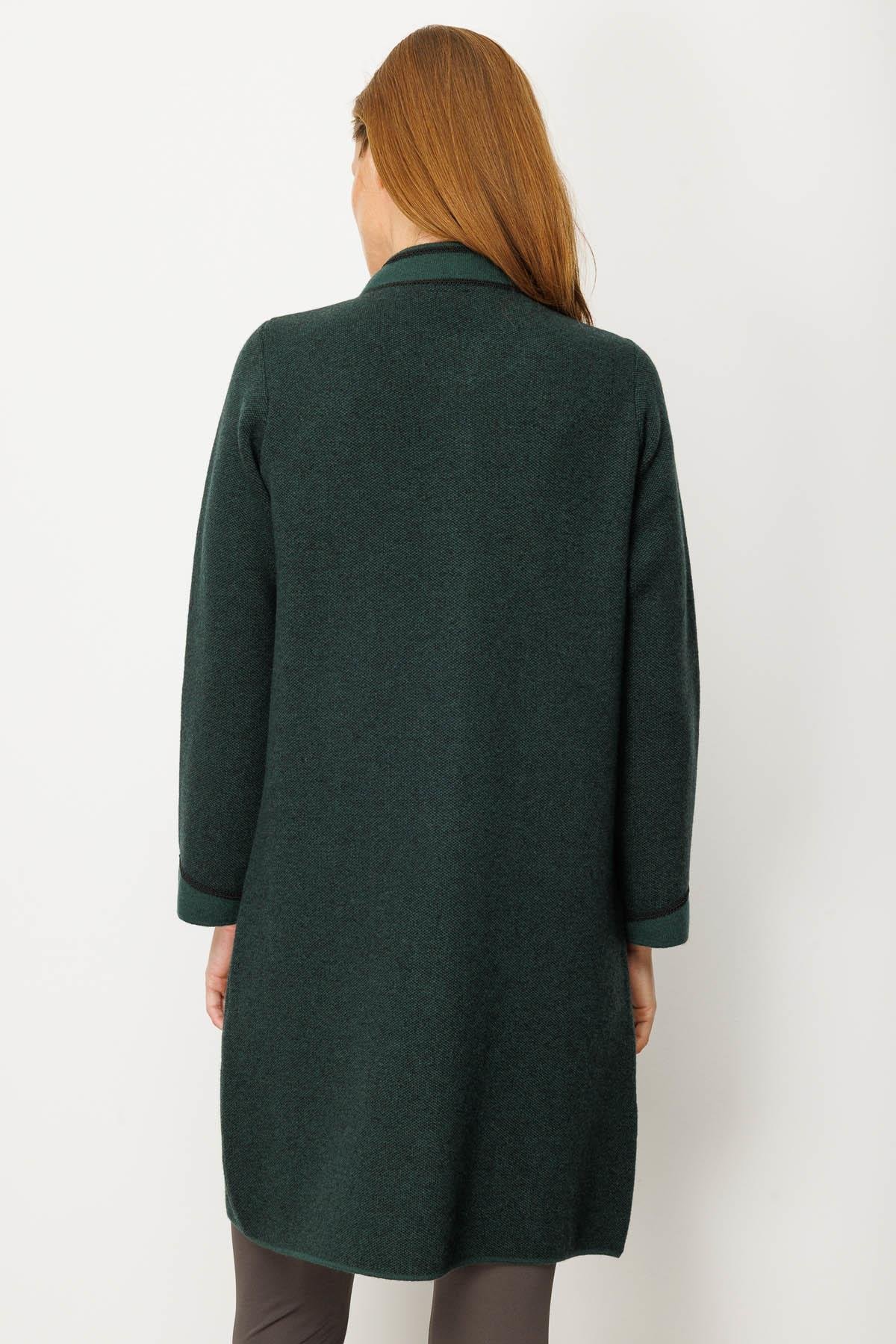 25034Kadın Dik Yaka Kolu ve Cebi Nakış İşlemeli Uzun Yün Kaban Yeşil