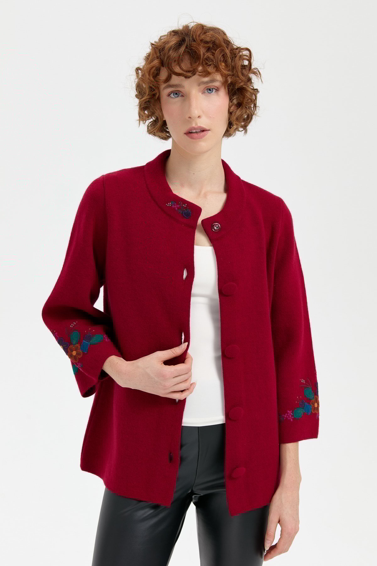 24011Kadın Dik Yaka Kolu ve Yakası İşlemeli Kısa Yün Ceket V.Çürüğü