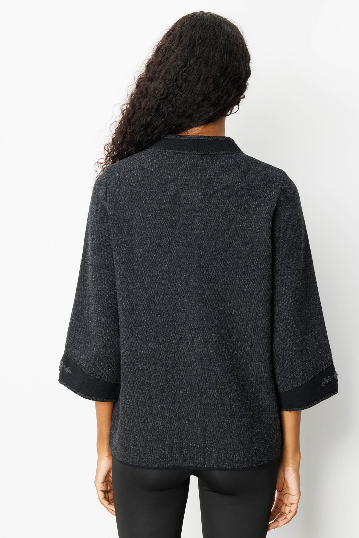 25033Kadın Dik Yaka Kolu ve Yakası Nakışlı Yün Ceket Siyah