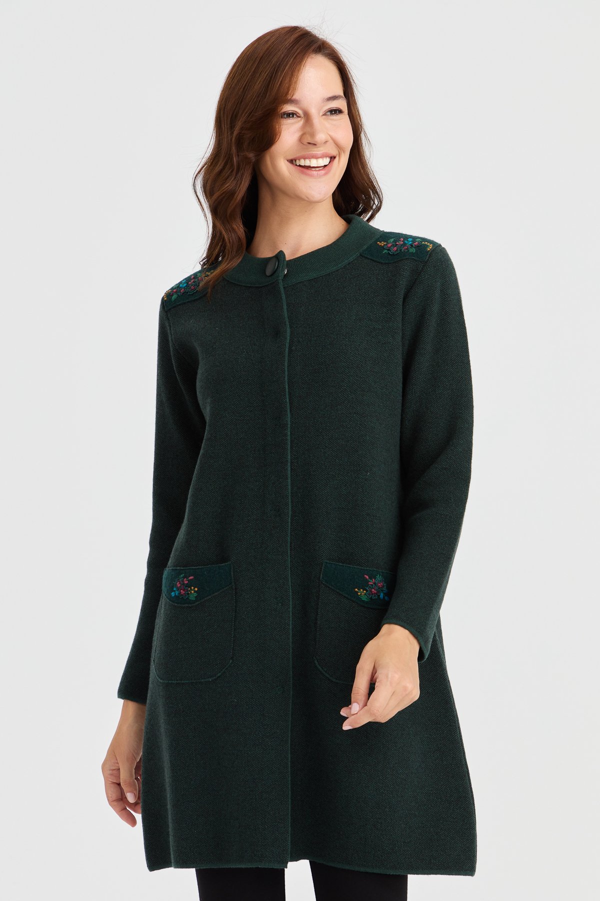 23007Kadın Dik Yaka Omzu ve Cebi İşlemeli Uzun Yün Kaban Yeşil