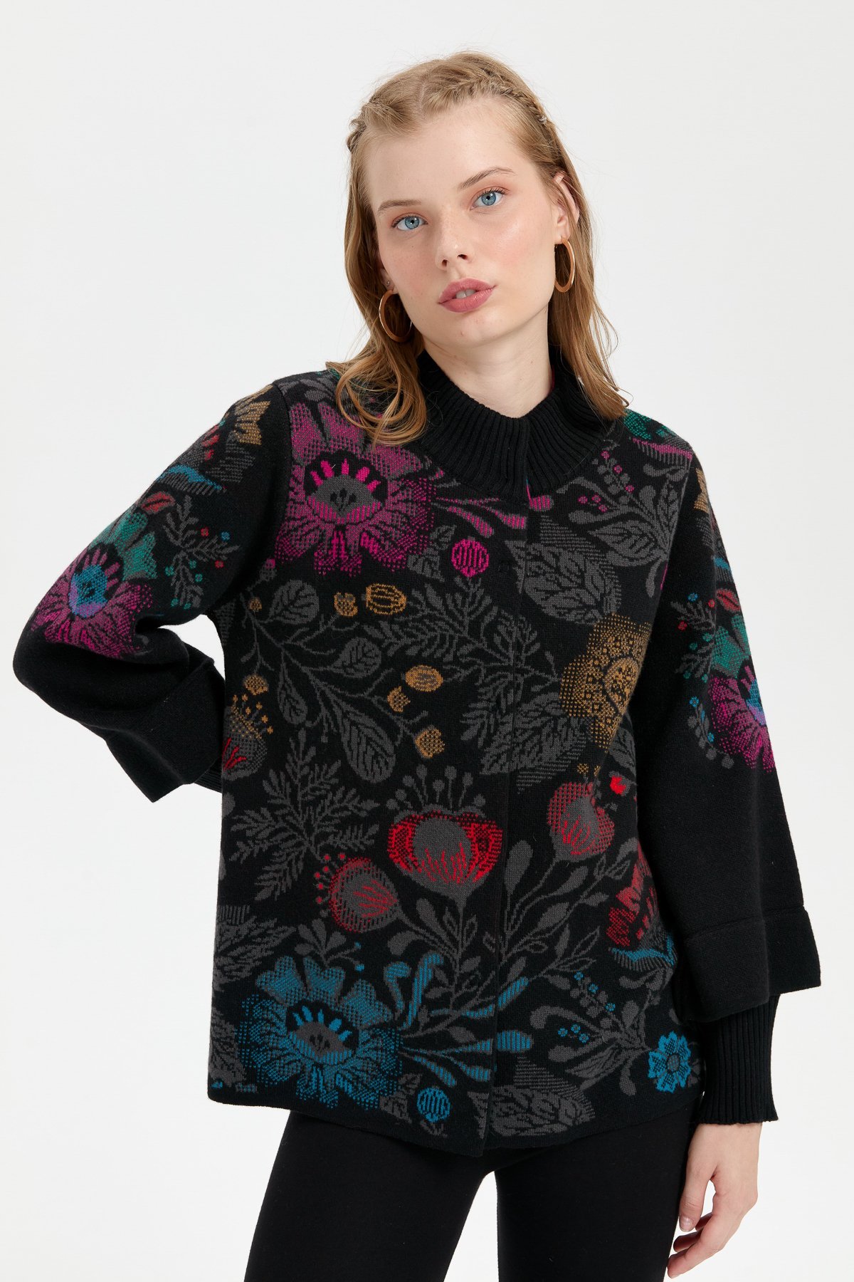 24050Kadın Dik Yaka Önü Renkli Çiçekli Kısa Yün Ceket Siyah