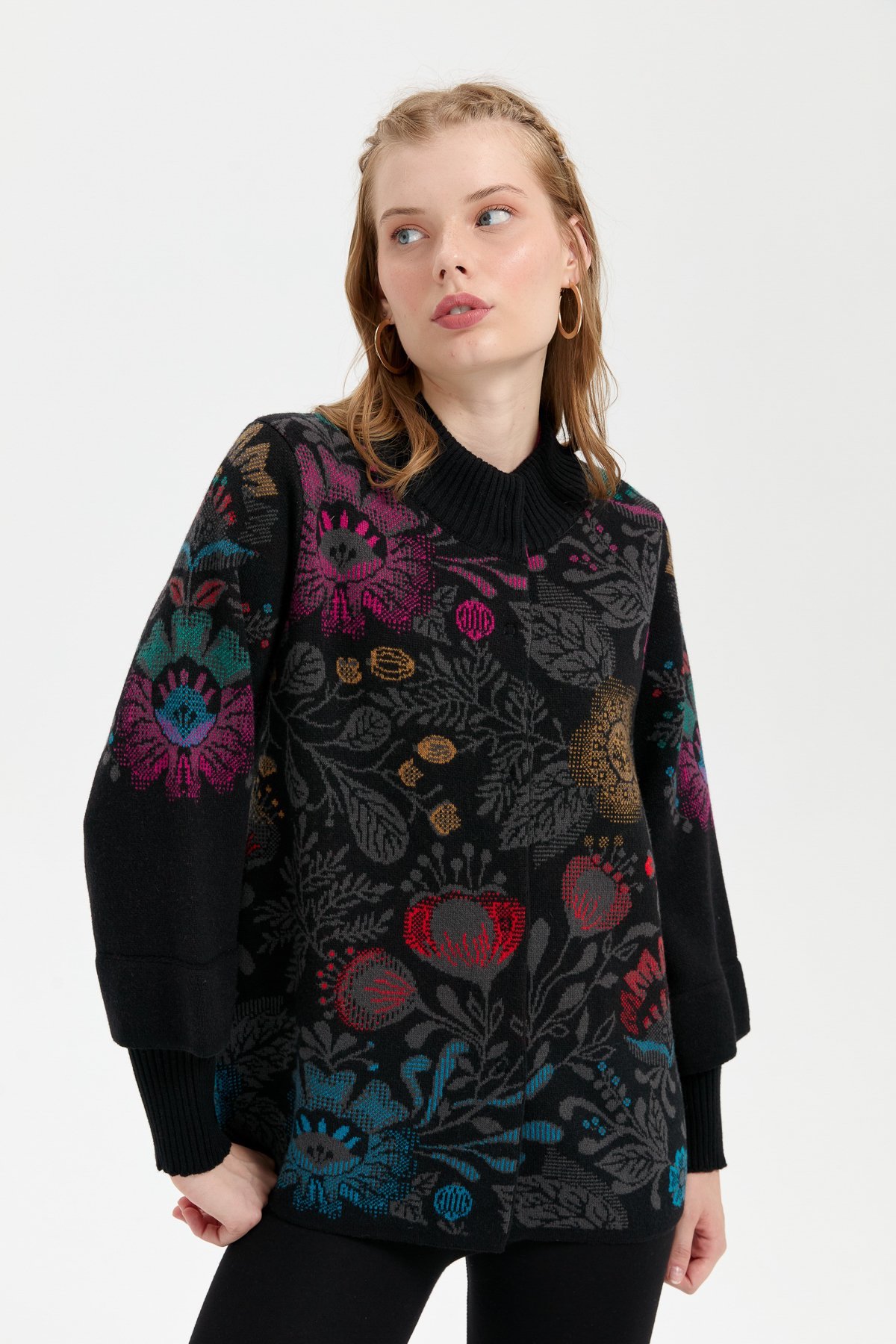 24050Kadın Dik Yaka Önü Renkli Çiçekli Kısa Yün Ceket Siyah