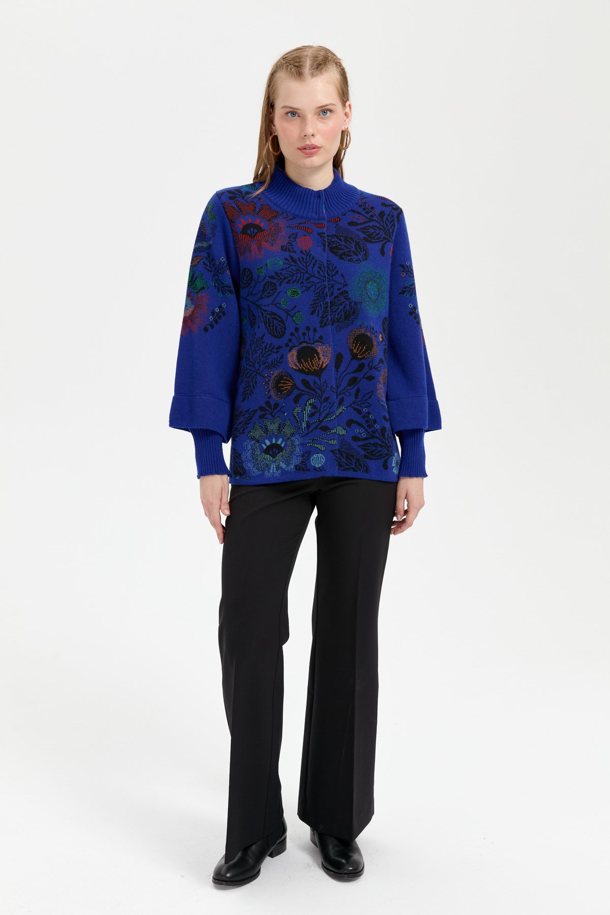 24050Kadın Dik Yaka Önü Renkli Çiçekli Kısa Yün Ceket K.S.Mavi