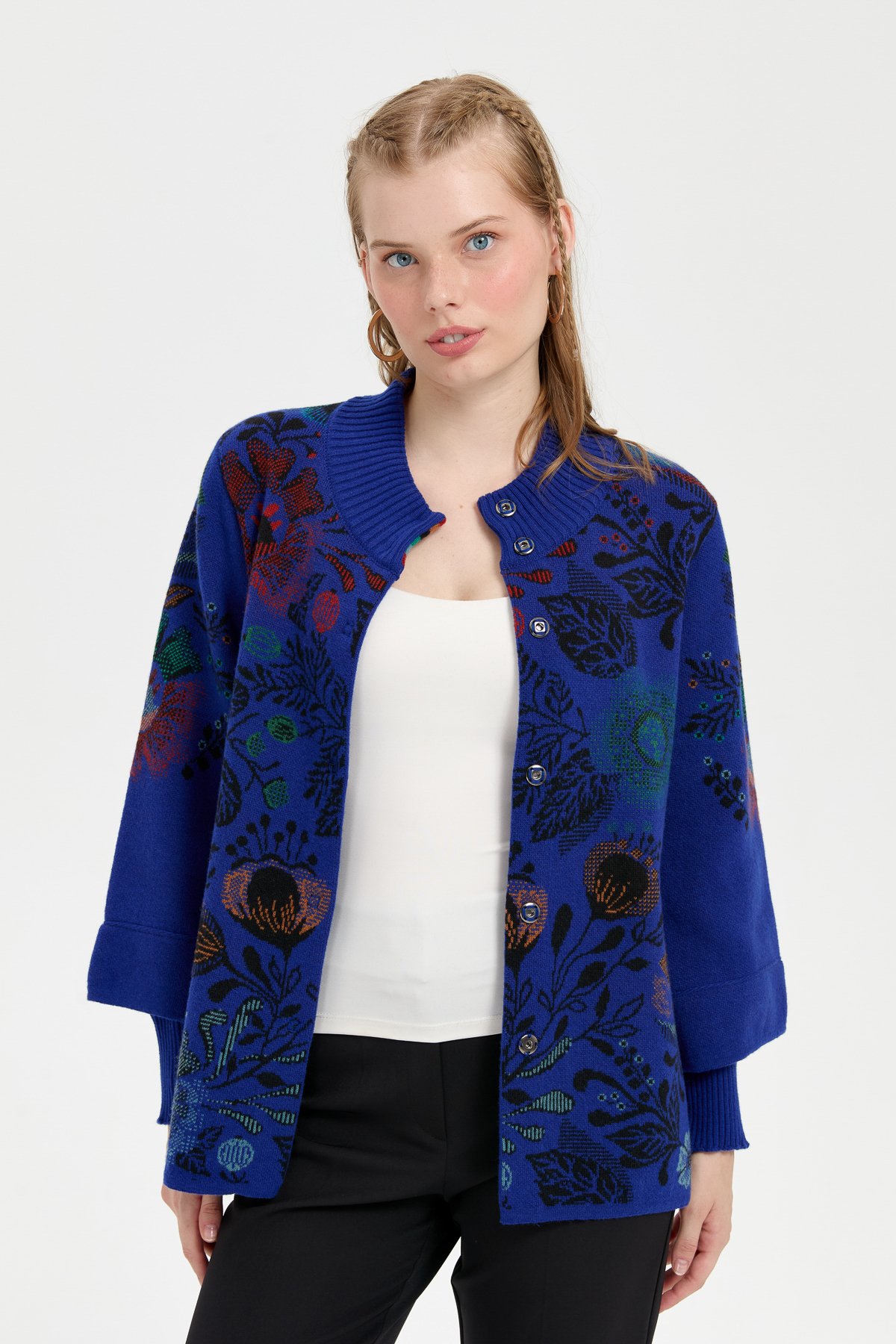24050Kadın Dik Yaka Önü Renkli Çiçekli Kısa Yün Ceket K.S.Mavi