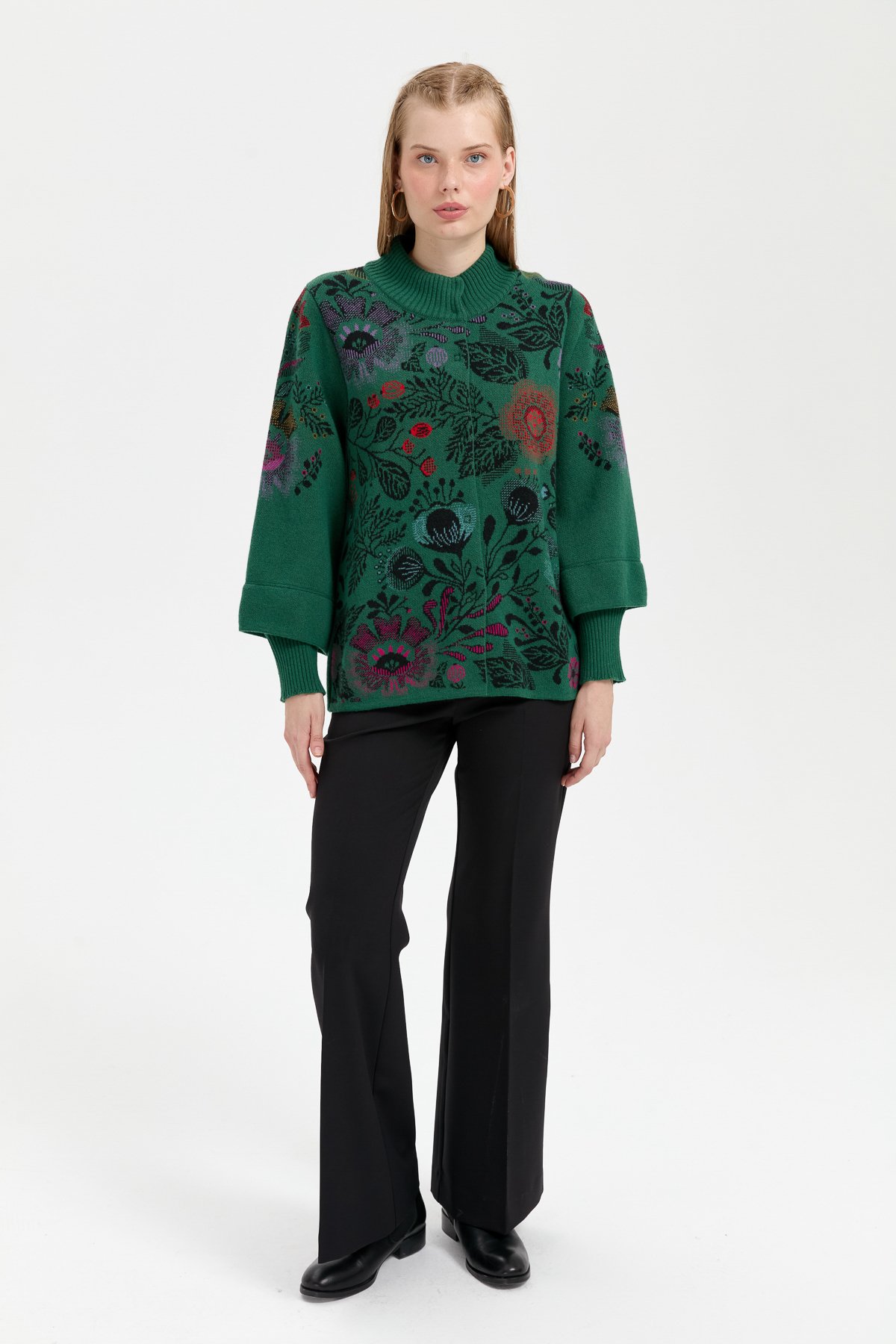 24050Kadın Dik Yaka Önü Renkli Çiçekli Kısa Yün Ceket Ö.Başı