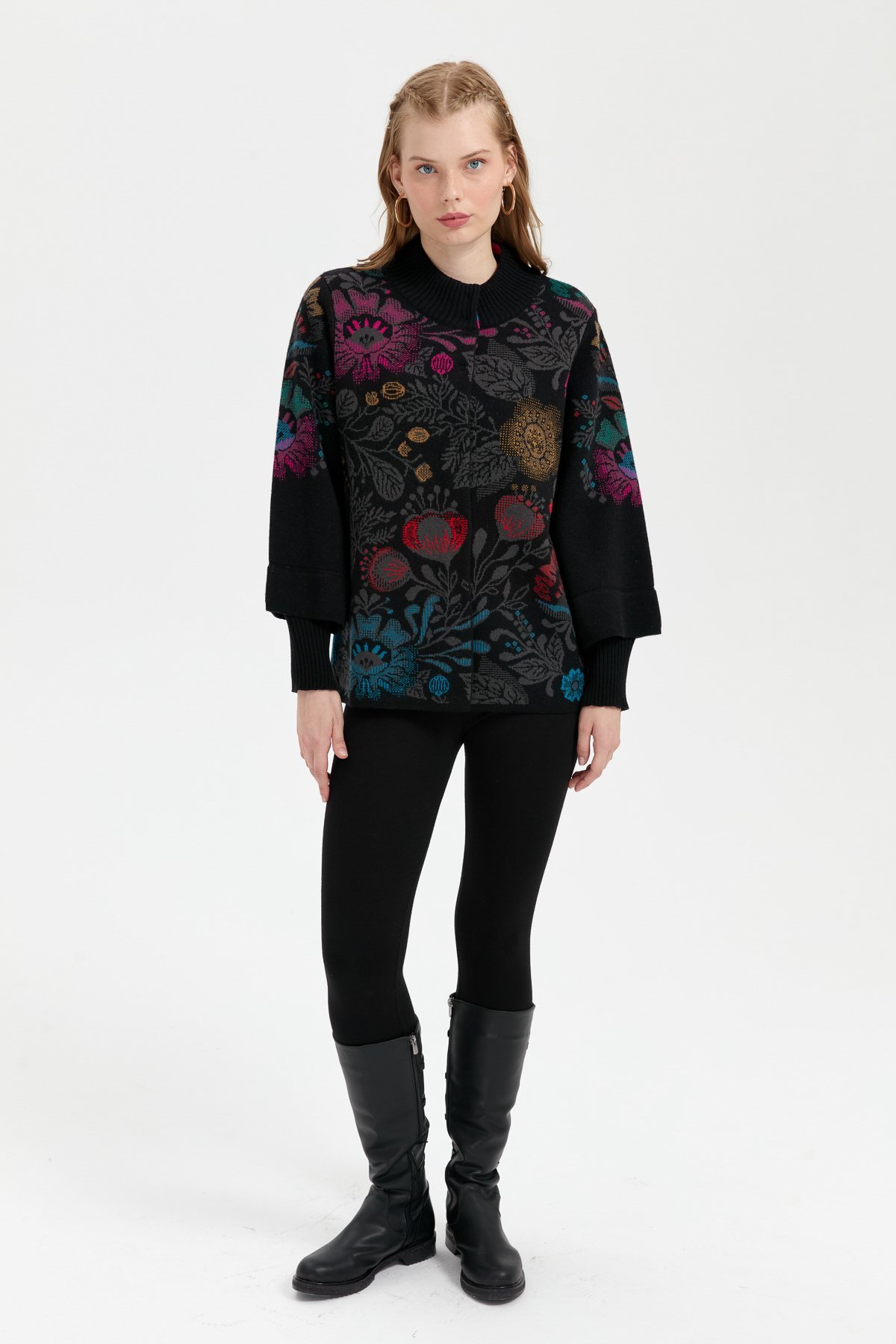 24050Kadın Dik Yaka Önü Renkli Çiçekli Kısa Yün Ceket Siyah