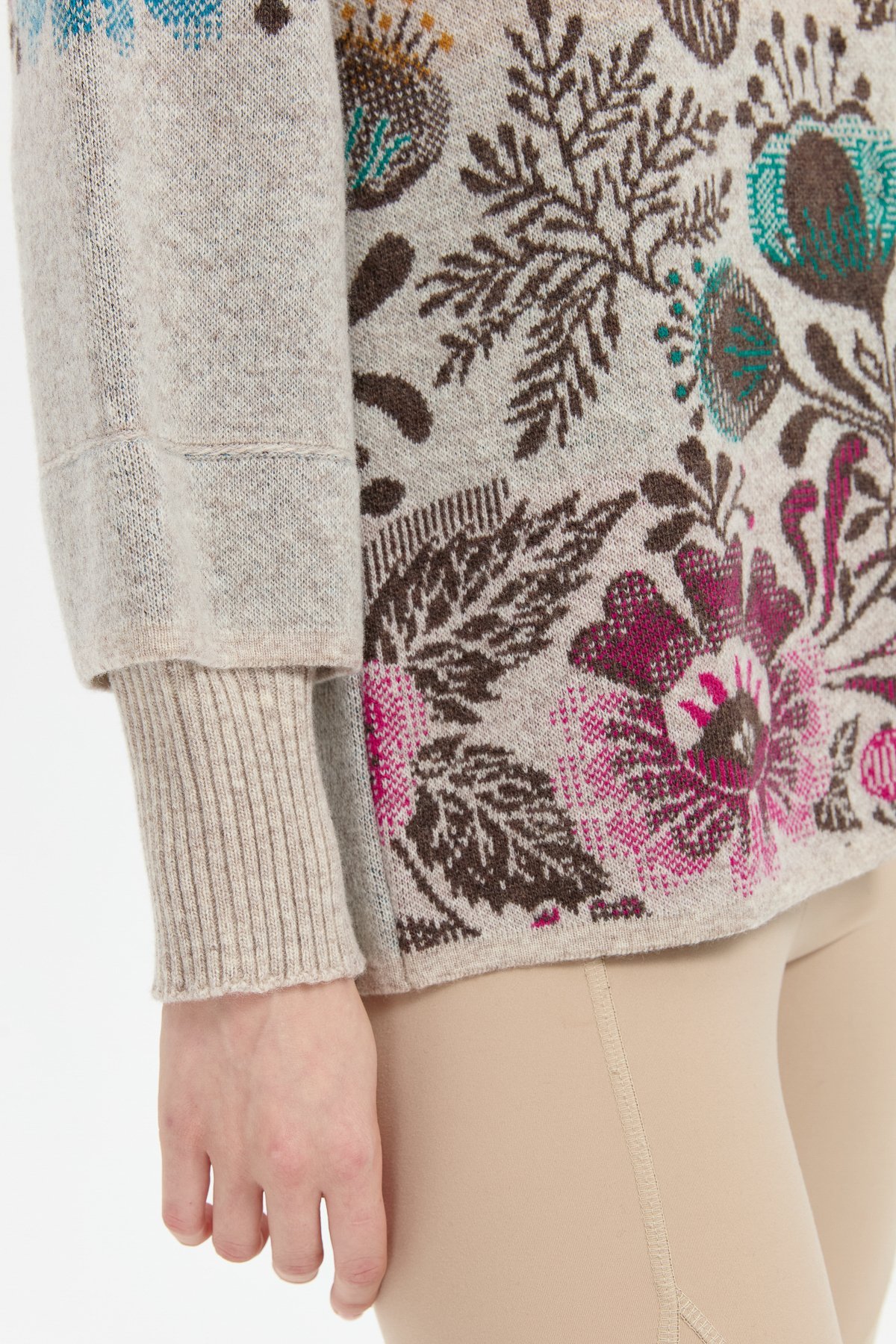 24050Kadın Dik Yaka Önü Renkli Çiçekli Kısa Yün Ceket V.Bej