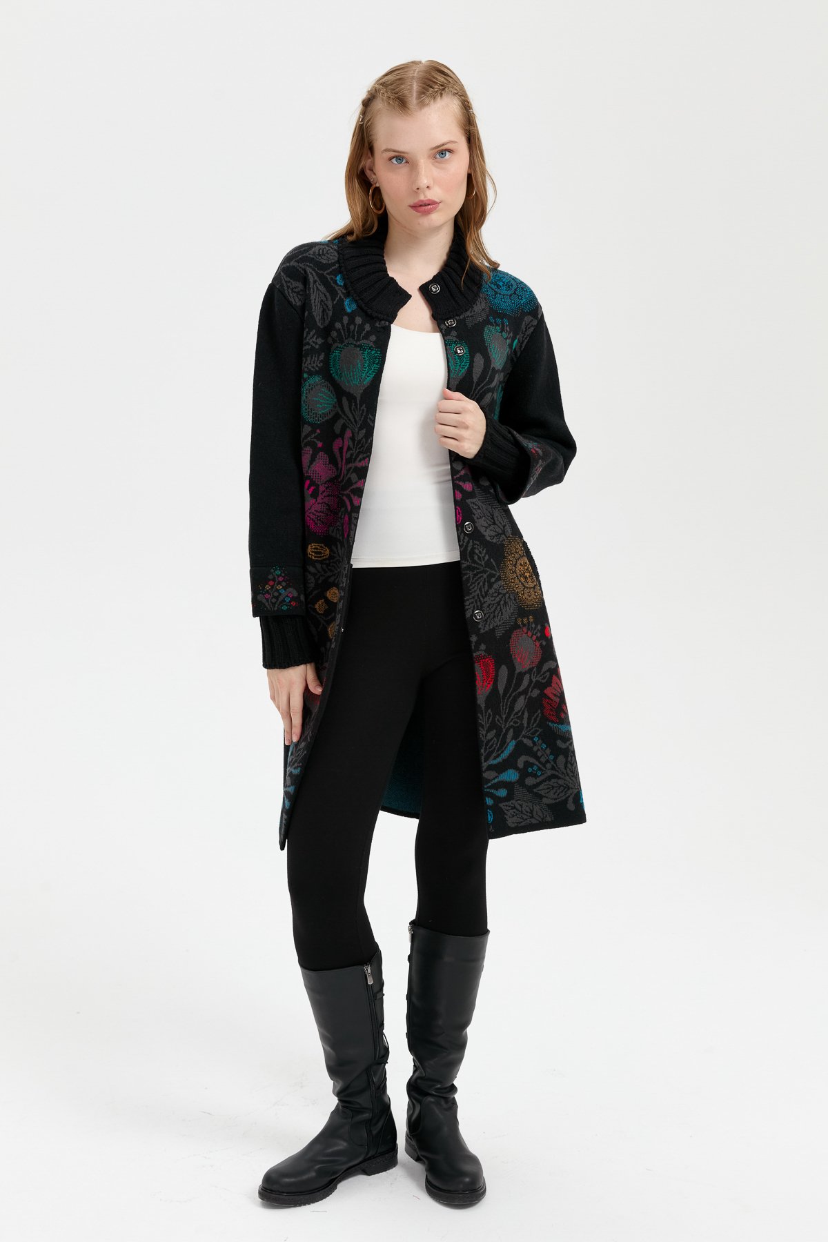 24051Kadın Dik Yaka Önü Renkli Çiçekli Uzun Yün Kaban Siyah