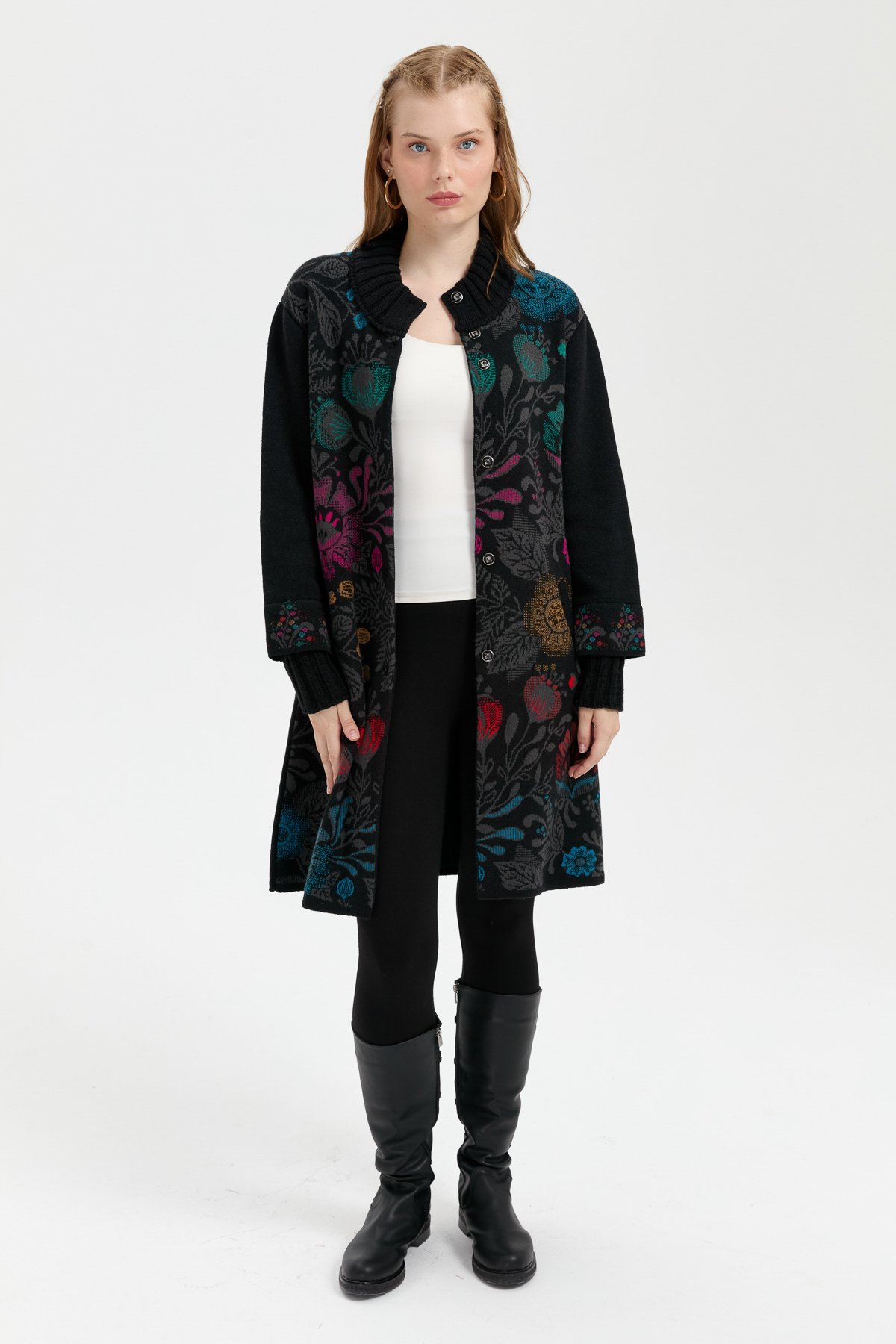 24051Kadın Dik Yaka Önü Renkli Çiçekli Uzun Yün Kaban Siyah