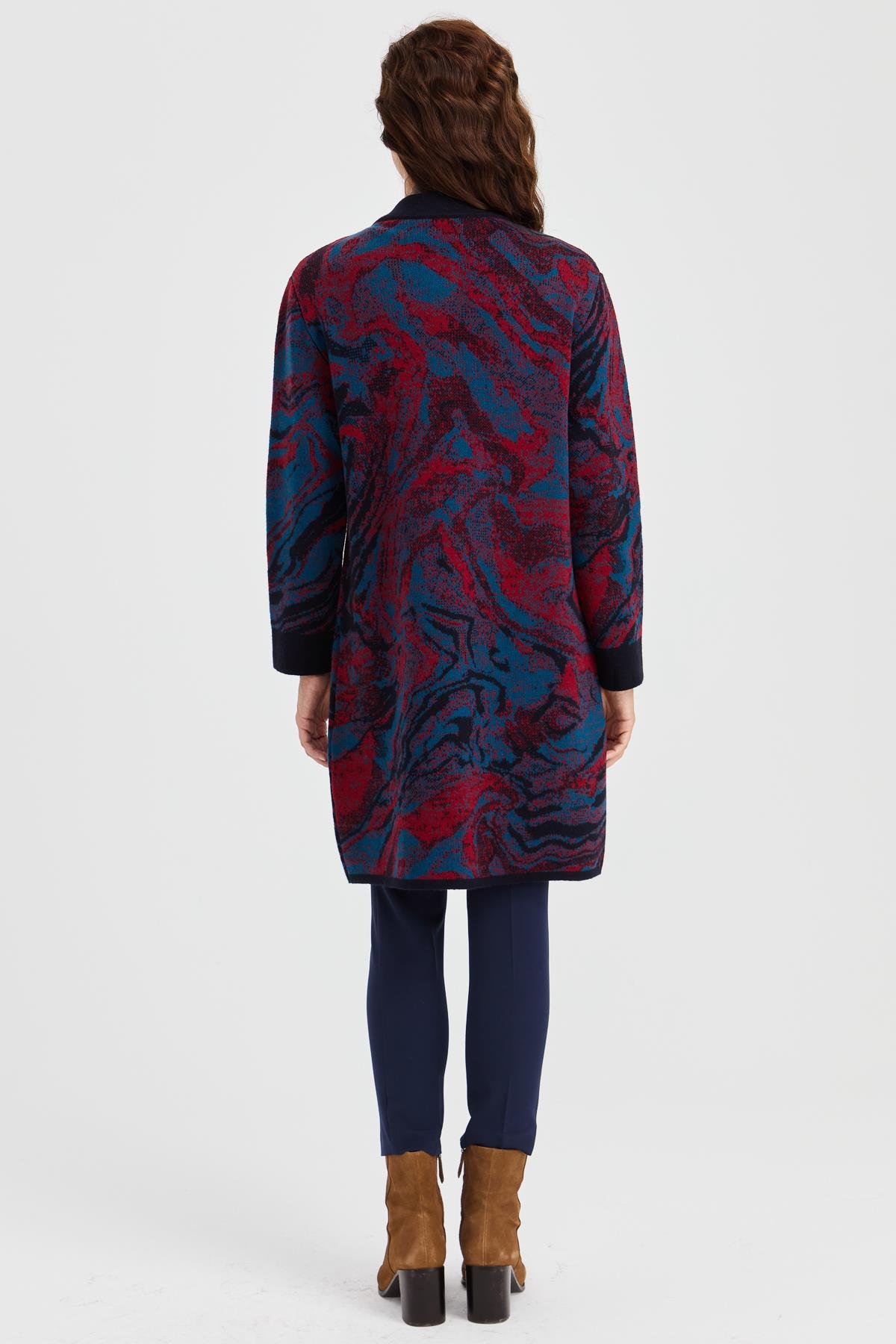 23126Kadın Dik Yaka Renkli Dalga Desenli Uzun Yün Kaban K.Lacivert
