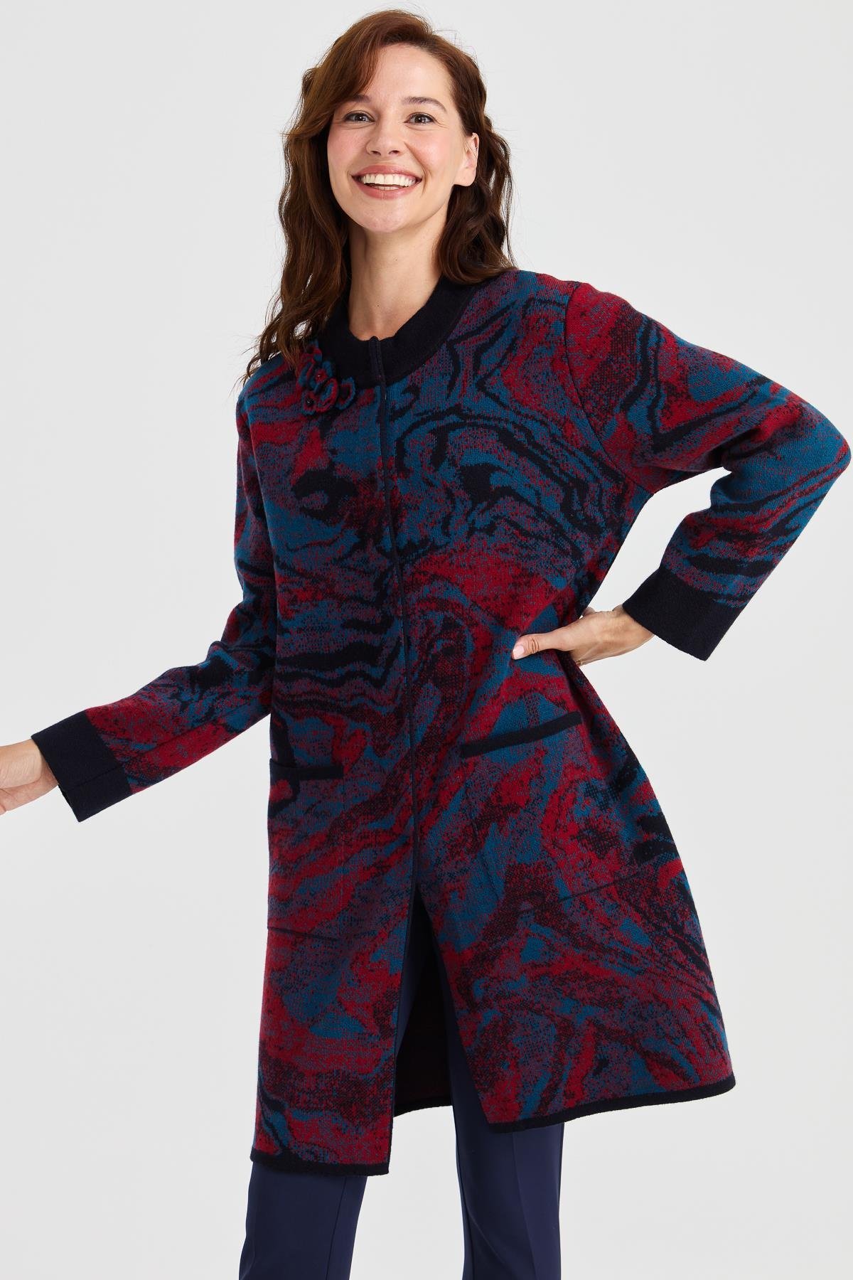 23126Kadın Dik Yaka Renkli Dalga Desenli Uzun Yün Kaban K.Lacivert