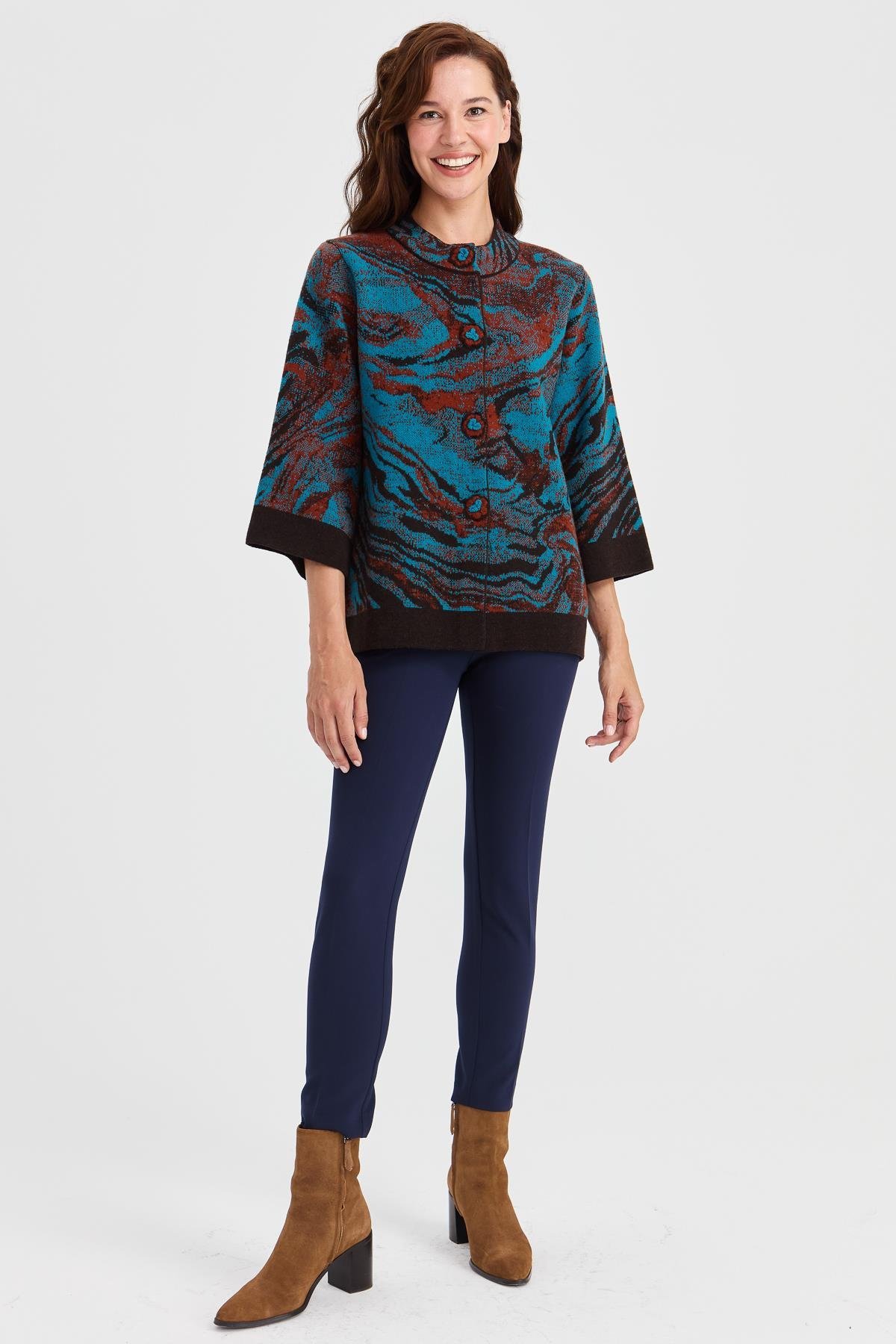 23125Kadın Dik Yaka Renkli Dalga Desenli Yün Kaban K.Kahve