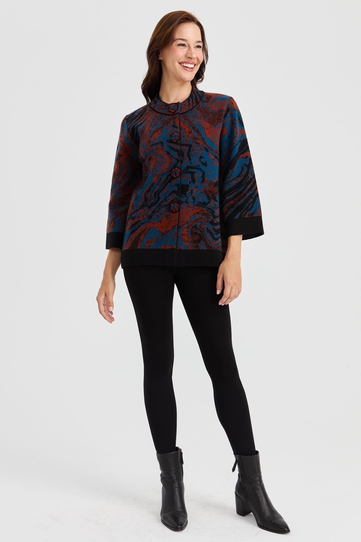 23125Kadın Dik Yaka Renkli Dalga Desenli Yün Kaban Siyah