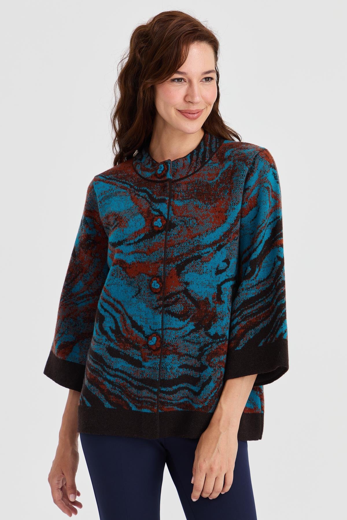 23125Kadın Dik Yaka Renkli Dalga Desenli Yün Kaban K.Kahve