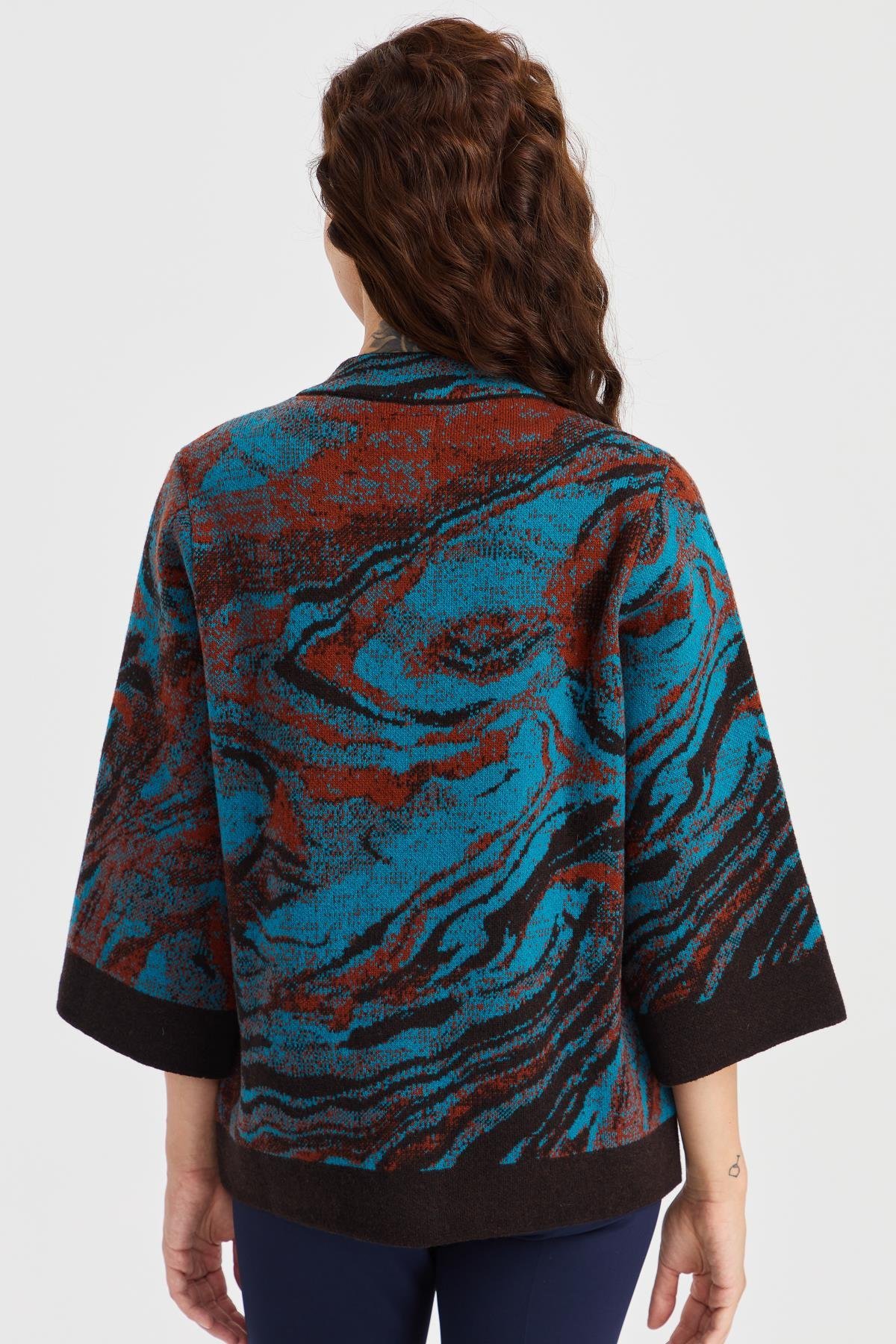23125Kadın Dik Yaka Renkli Dalga Desenli Yün Kaban K.Kahve