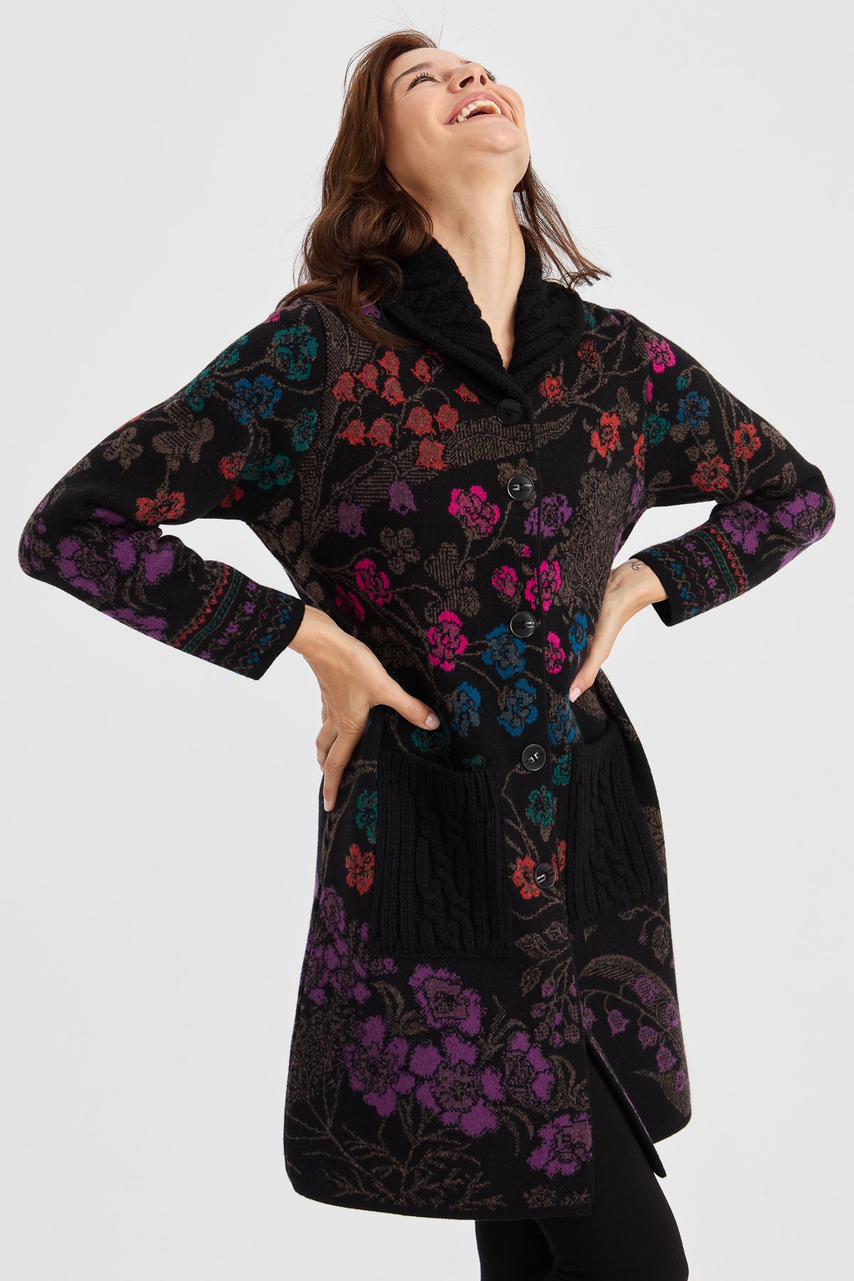 23018Kadın Dik Yaka Sarmaşık Çiçekli Uzun Yün Kaban Siyah