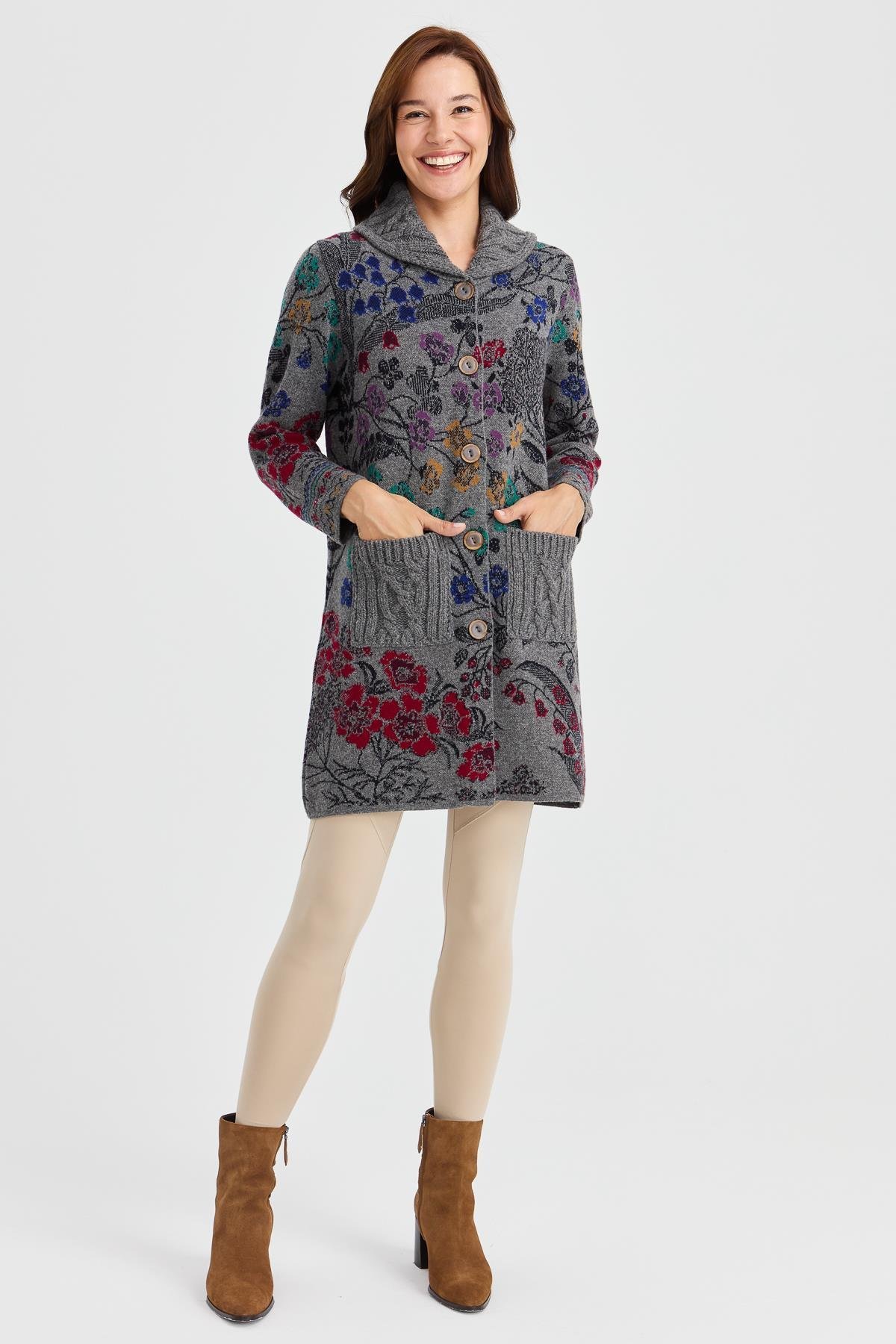 23018Kadın Dik Yaka Sarmaşık Çiçekli Uzun Yün Kaban Füme