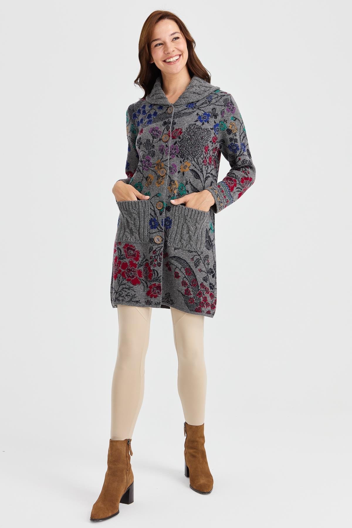 23018Kadın Dik Yaka Sarmaşık Çiçekli Uzun Yün Kaban Füme