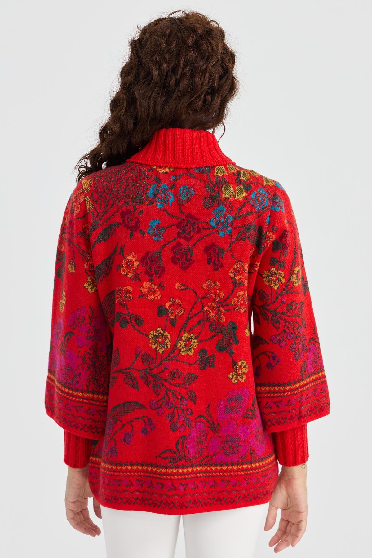 23017Kadın Dik Yaka Sarmaşık Çiçekli Yün Kaban Mercan