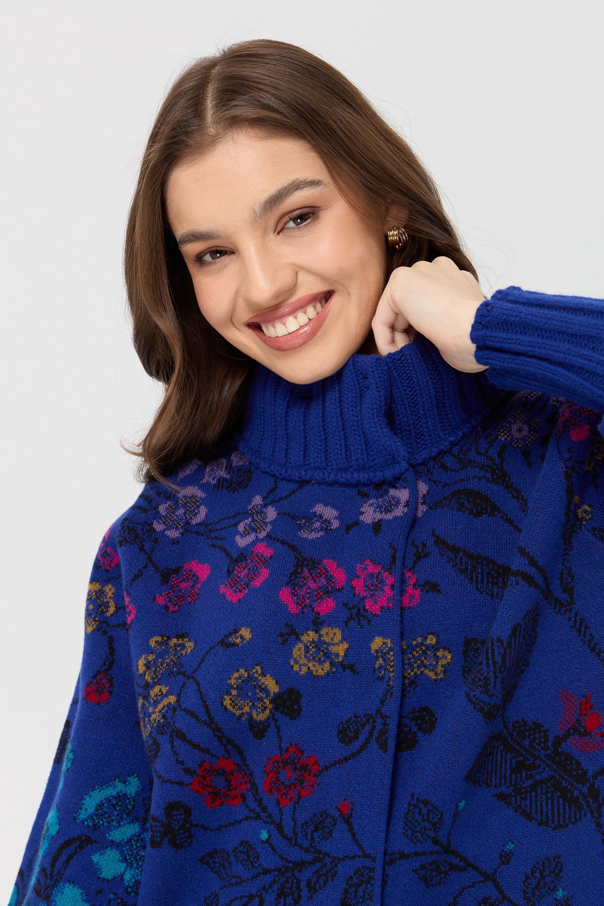 23017Kadın Dik Yaka Sarmaşık Çiçekli Yün Kaban K.Saks Mavi