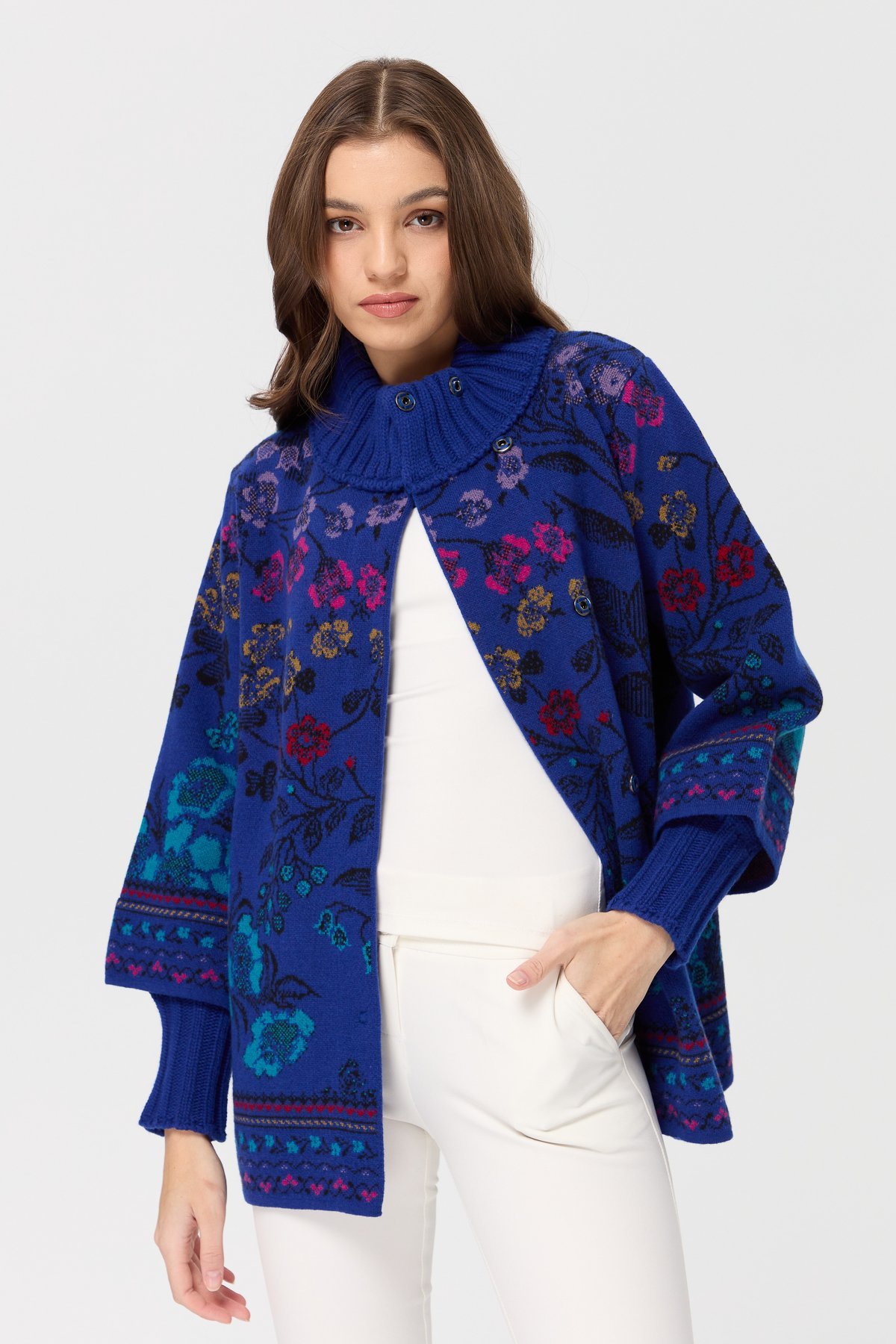 23017Kadın Dik Yaka Sarmaşık Çiçekli Yün Kaban K.Saks Mavi