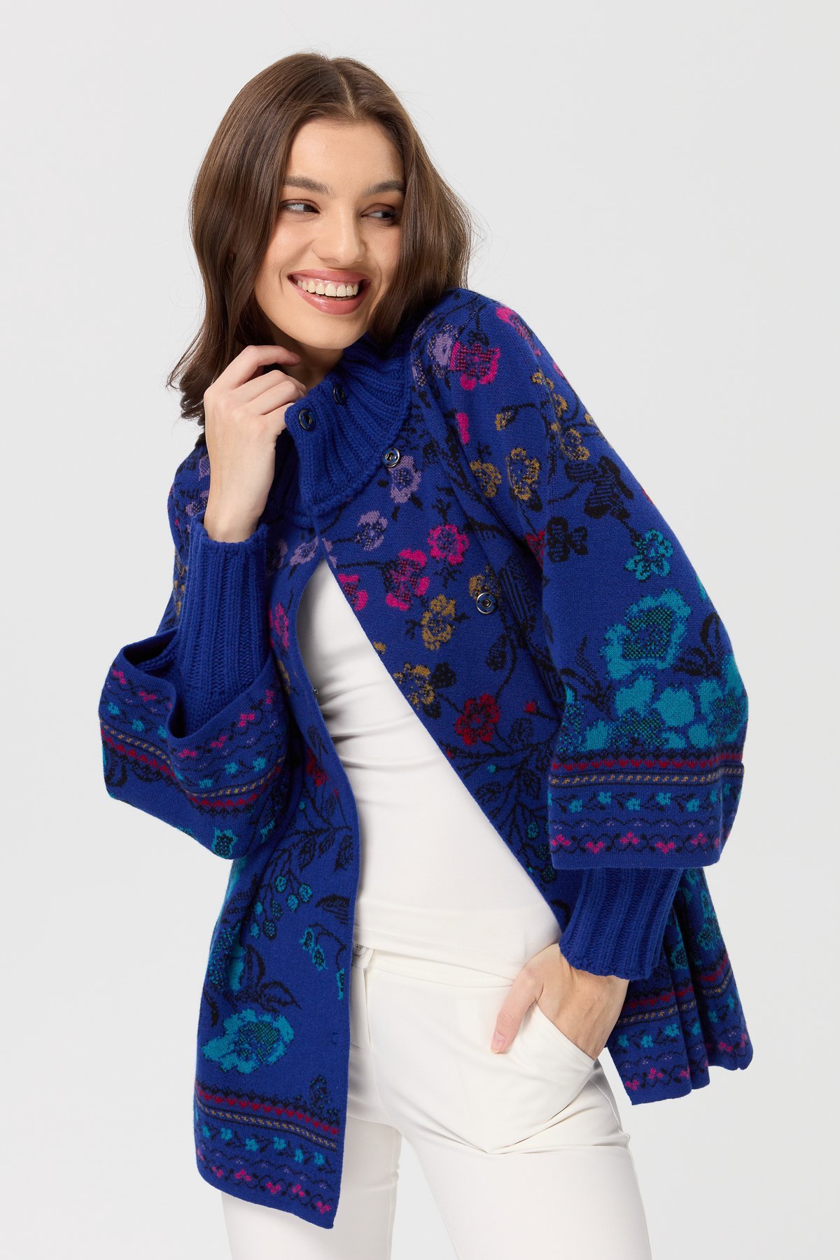 23017Kadın Dik Yaka Sarmaşık Çiçekli Yün Kaban K.Saks Mavi