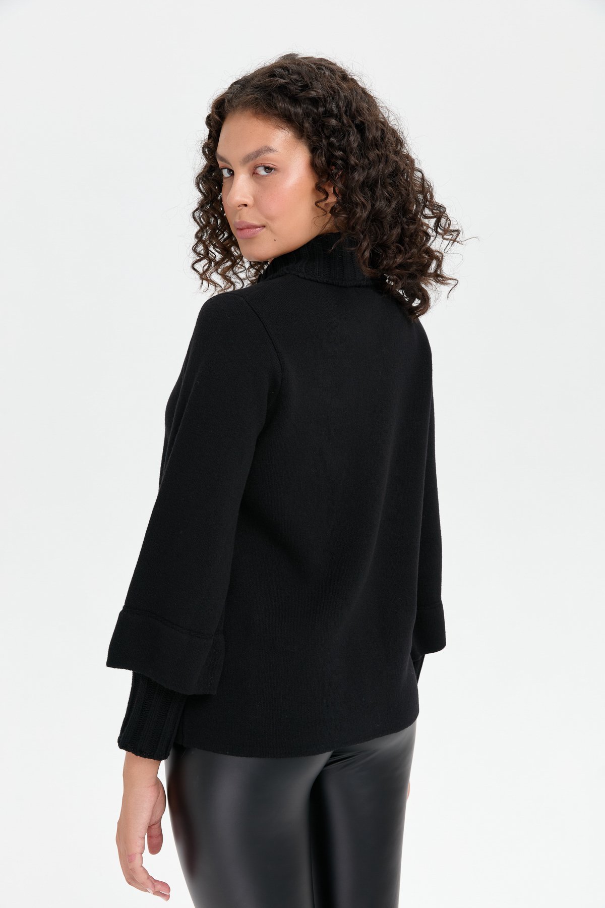 24046Kadın Dik Yaka Truvakar Kol Kısa Yün Ceket Siyah