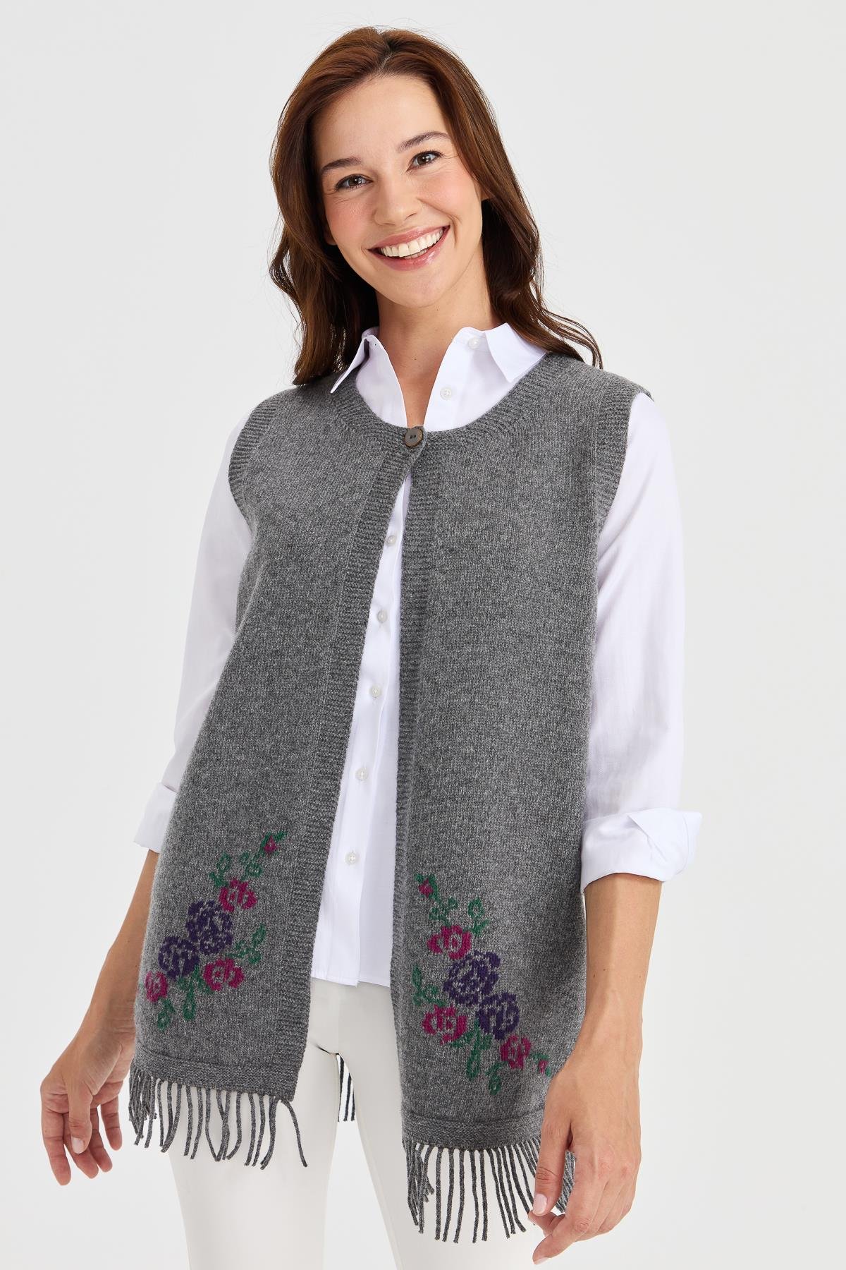 23225Kadın Eteği Çiçekli Püsküllü Yelek Füme