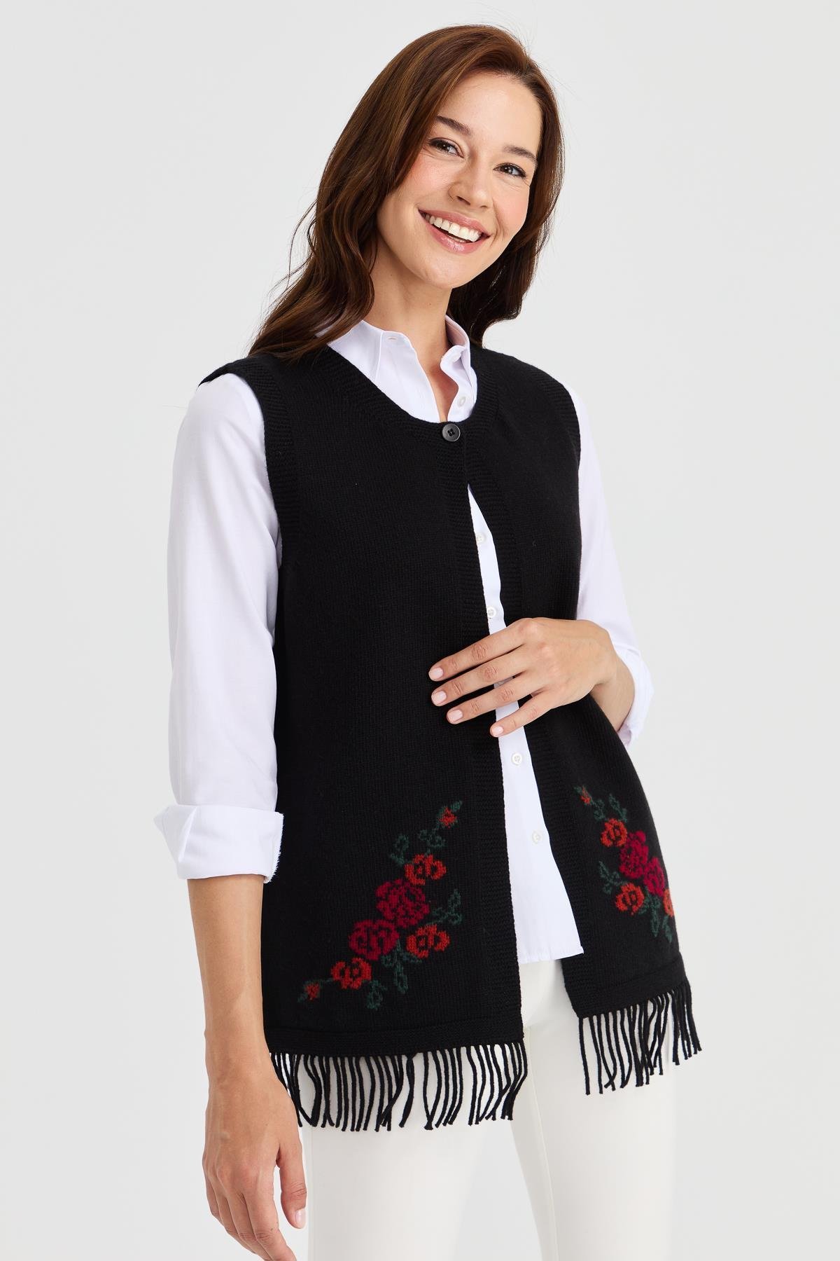 23225Kadın Eteği Çiçekli Püsküllü Yelek Siyah