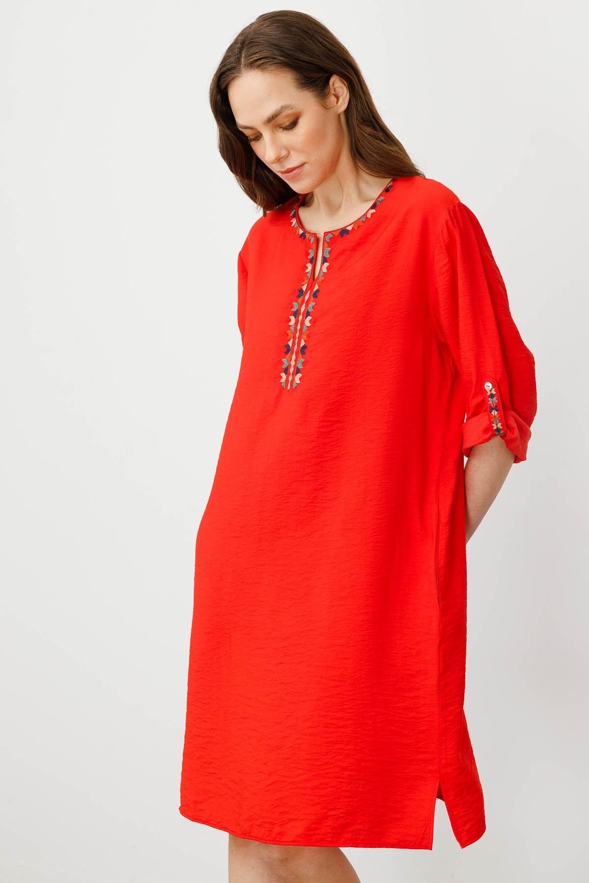 25880Kadın Etnik Desen Nakışlı Keten Elbise Kırmızı