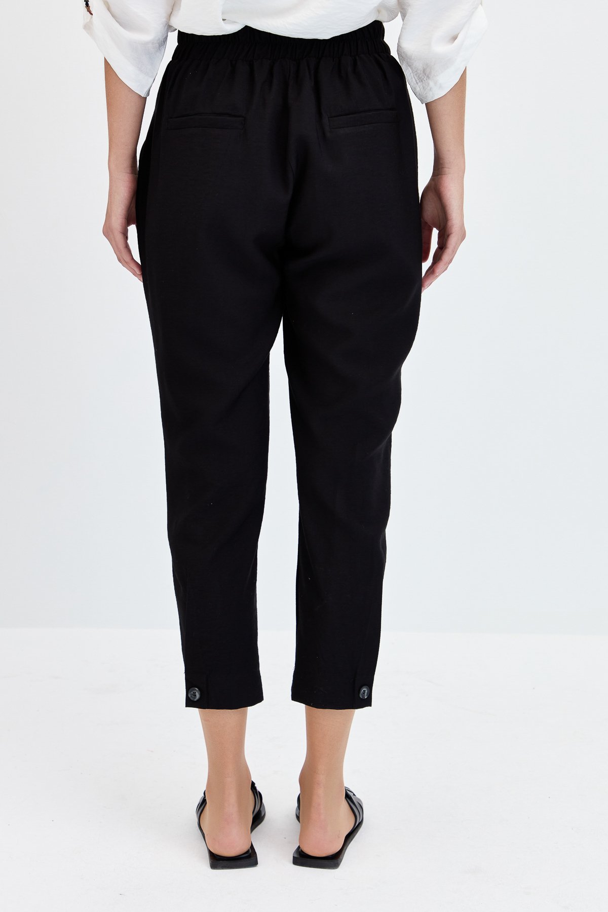 KMYPT01Kadın Geniş Kemerli Paçası Düğmeli Keten Pantolon Siyah