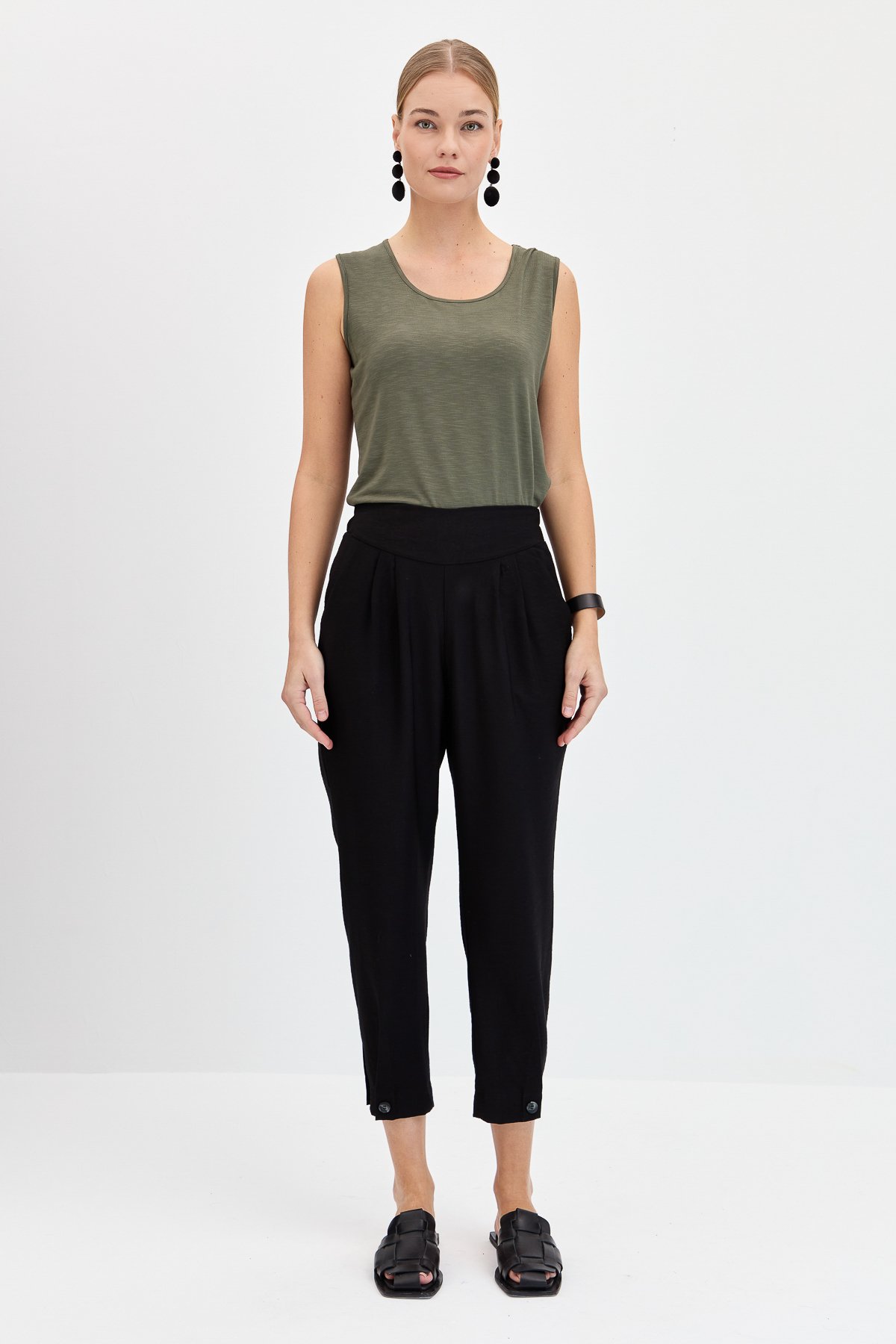 KMYPT01Kadın Geniş Kemerli Paçası Düğmeli Keten Pantolon Siyah