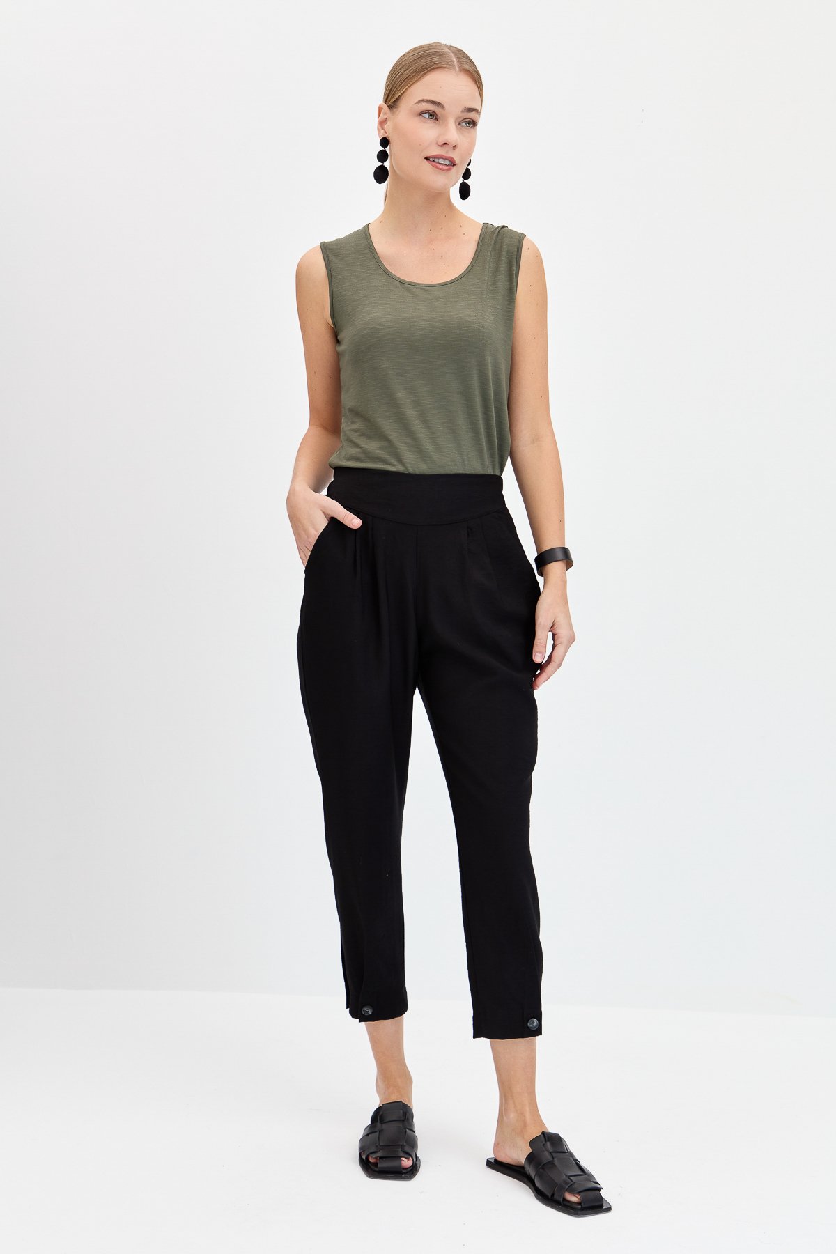 KMYPT01Kadın Geniş Kemerli Paçası Düğmeli Keten Pantolon Siyah