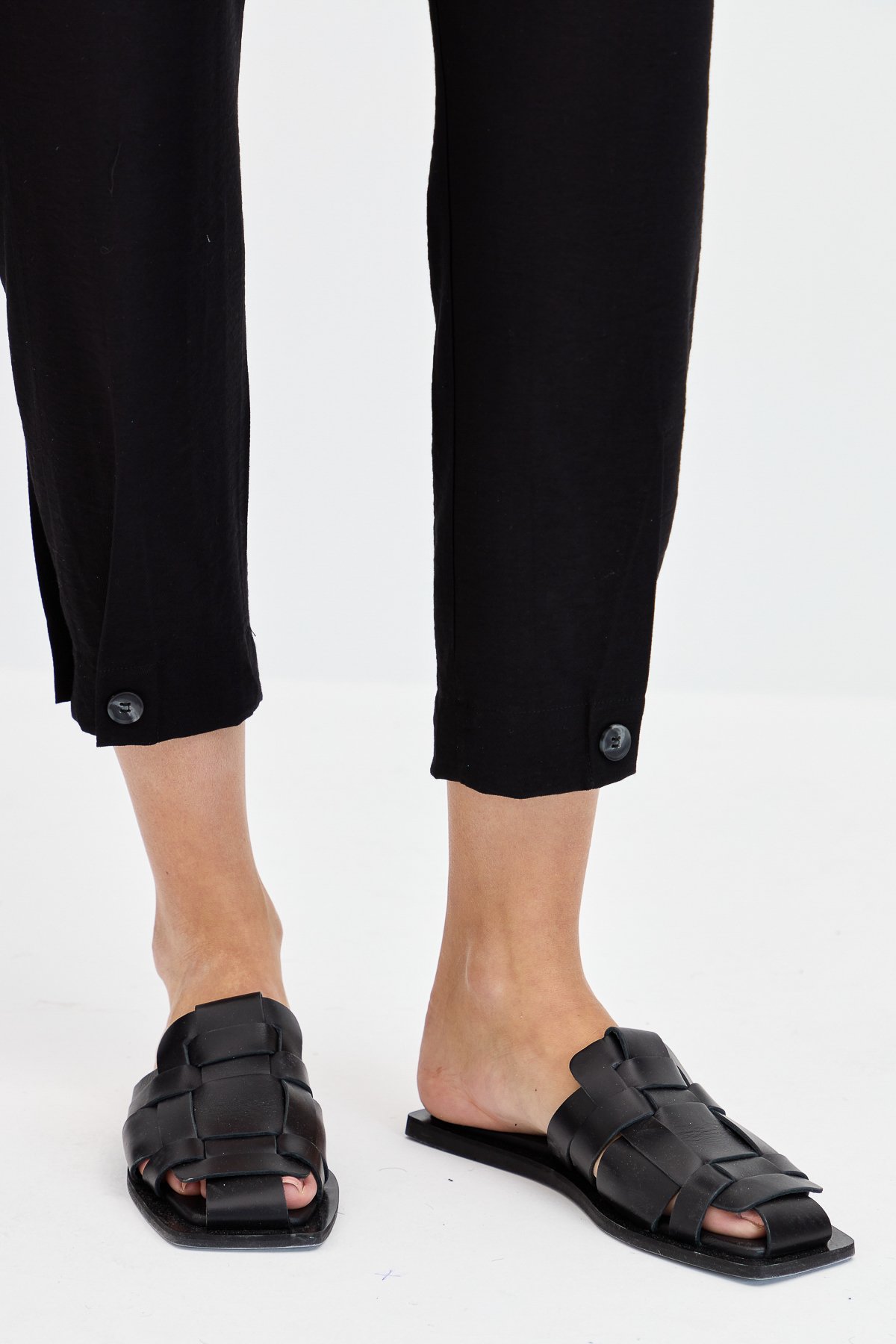 KMYPT01Kadın Geniş Kemerli Paçası Düğmeli Keten Pantolon Siyah