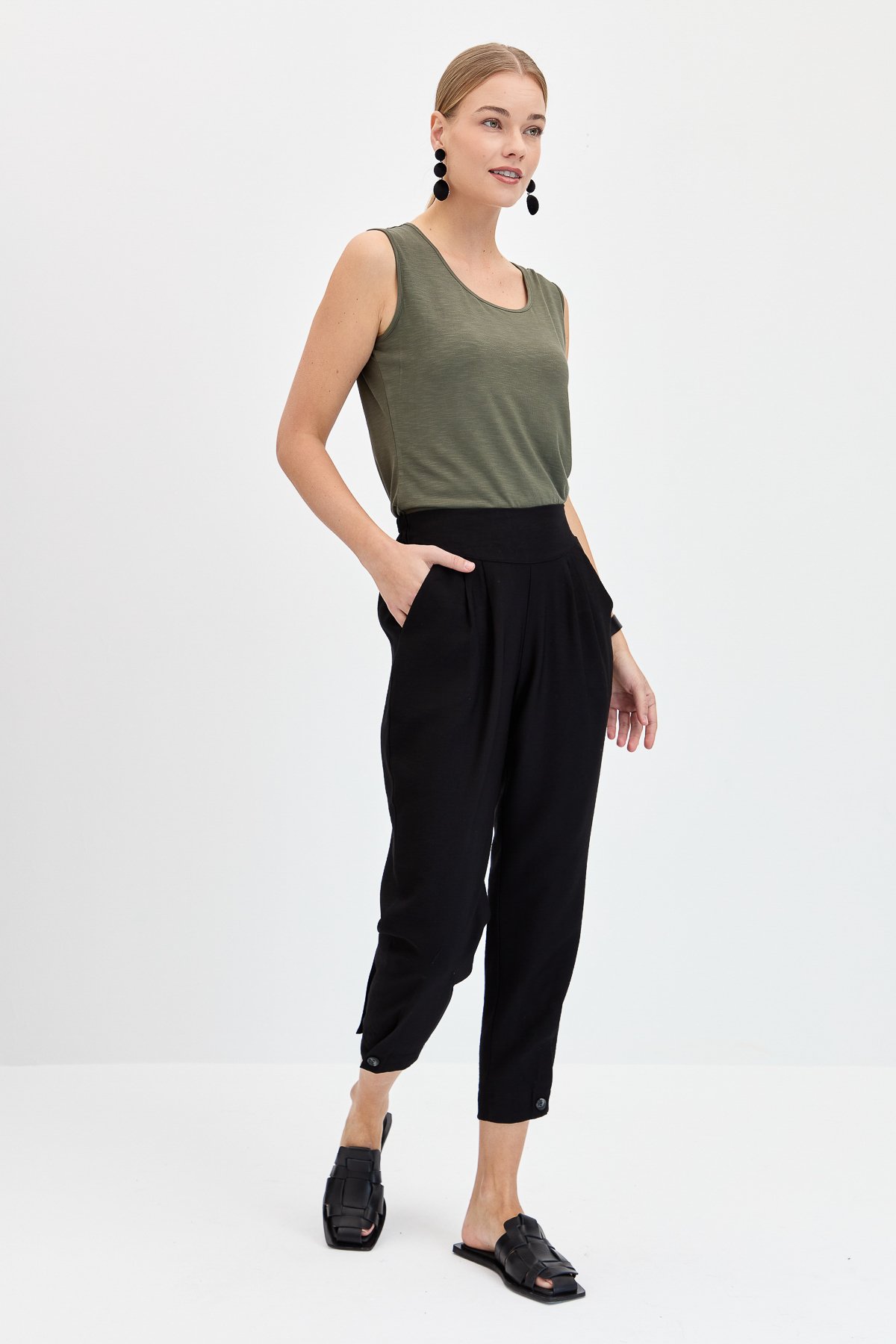 KMYPT01Kadın Geniş Kemerli Paçası Düğmeli Keten Pantolon Siyah